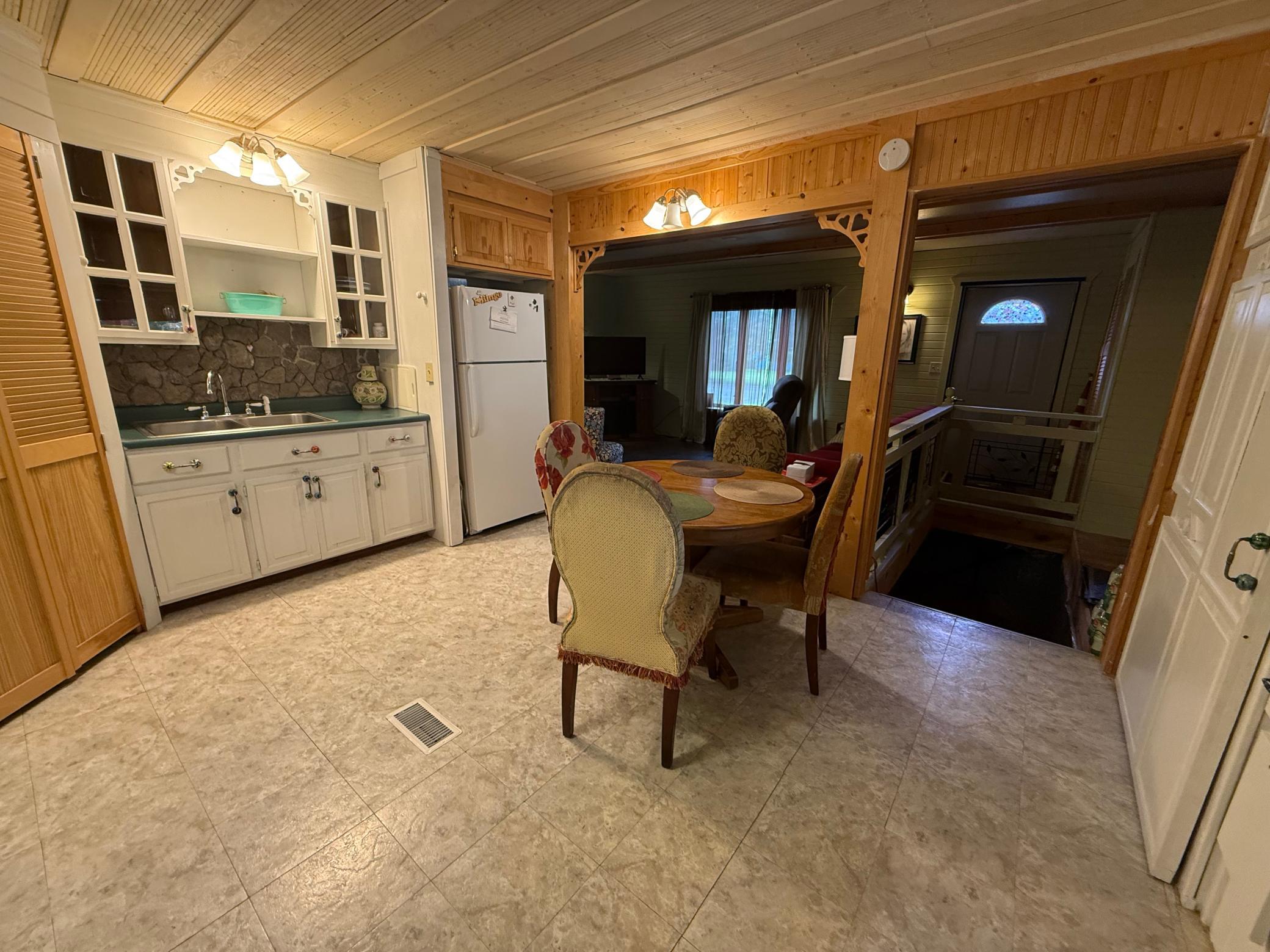 1968 single family home for sale at 205 2nd Street in Shelly, MN — 2 bed, 2 bath (photo 5 of 16)