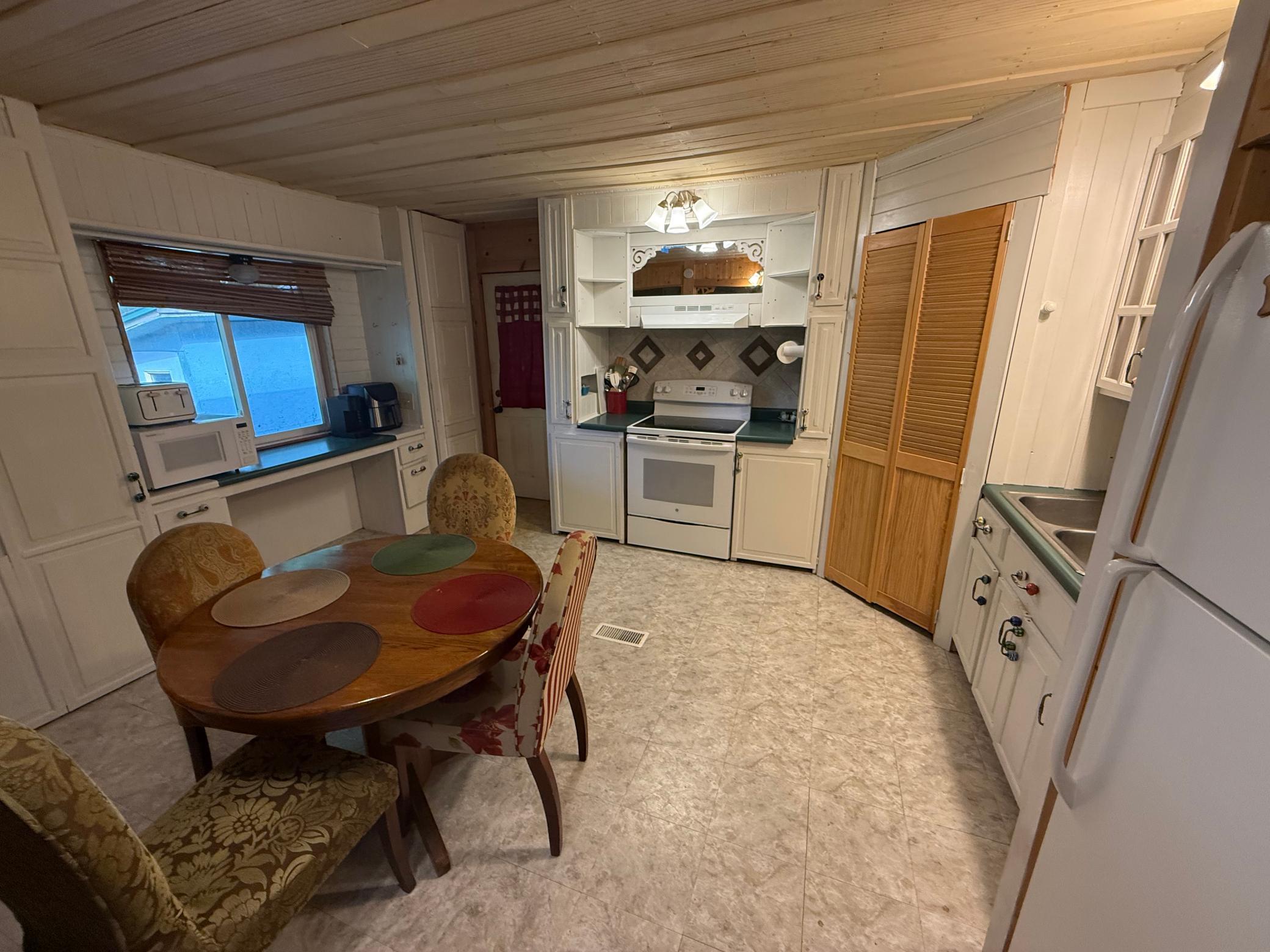 1968 single family home for sale at 205 2nd Street in Shelly, MN — 2 bed, 2 bath (photo 6 of 16)