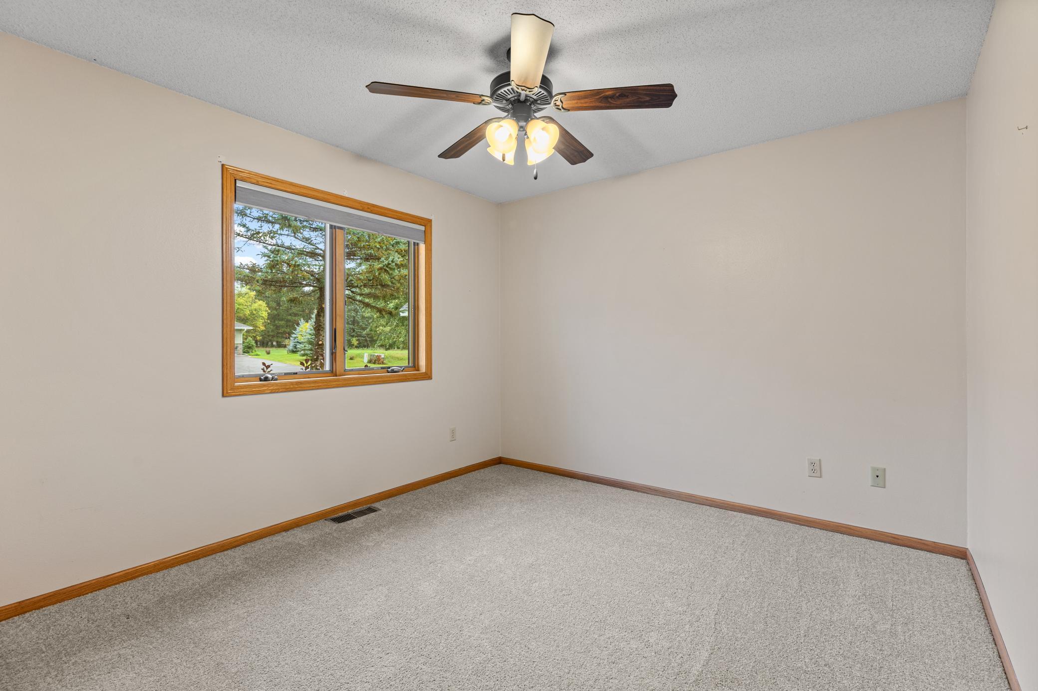 1998 single family home for sale at 2516 Crestview Lane in Brainerd, MN — 2 bed, 2 bath (photo 18 of 29)