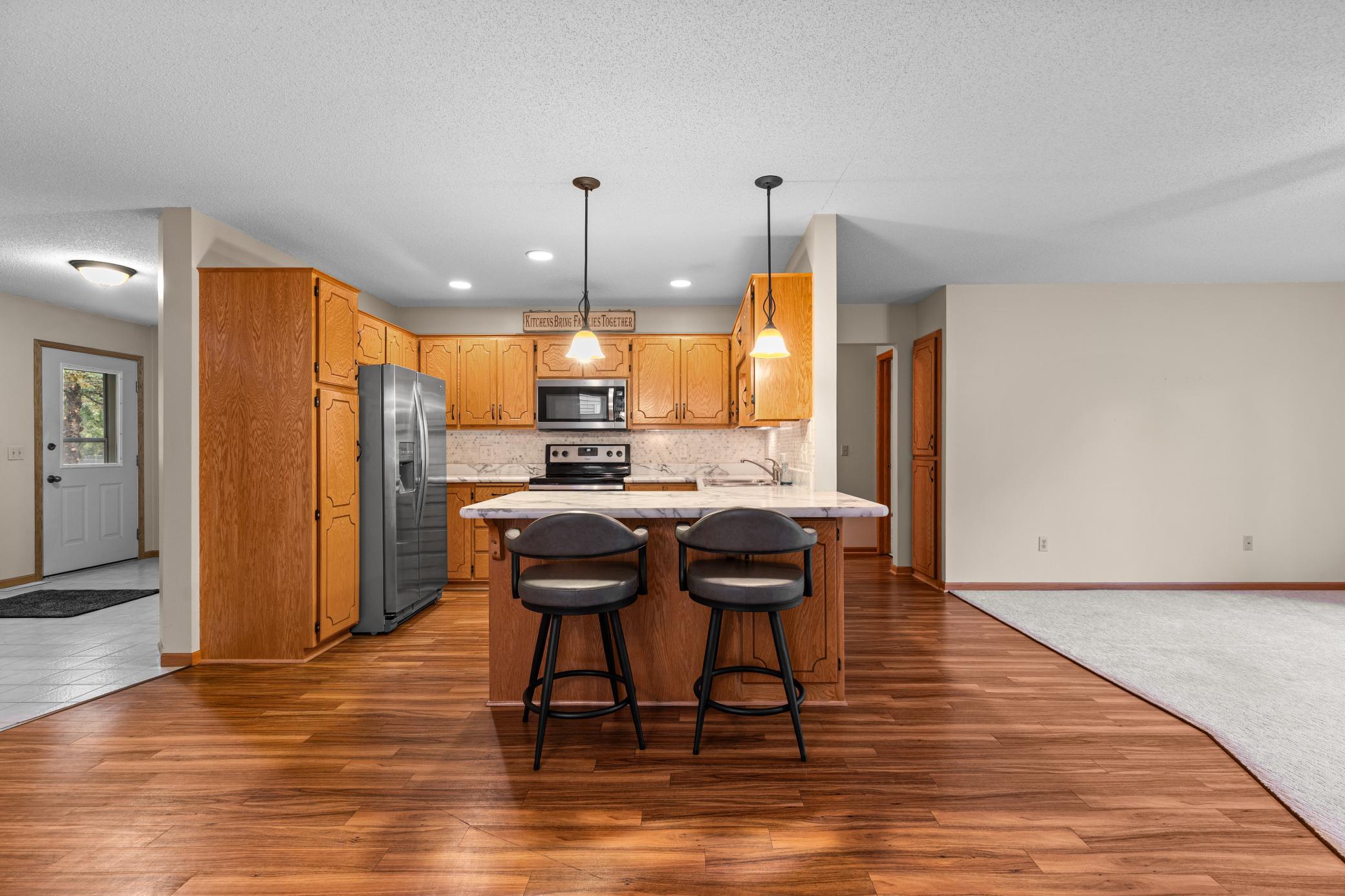 1998 single family home for sale at 2516 Crestview Lane in Brainerd, MN — 2 bed, 2 bath (photo 3 of 29)