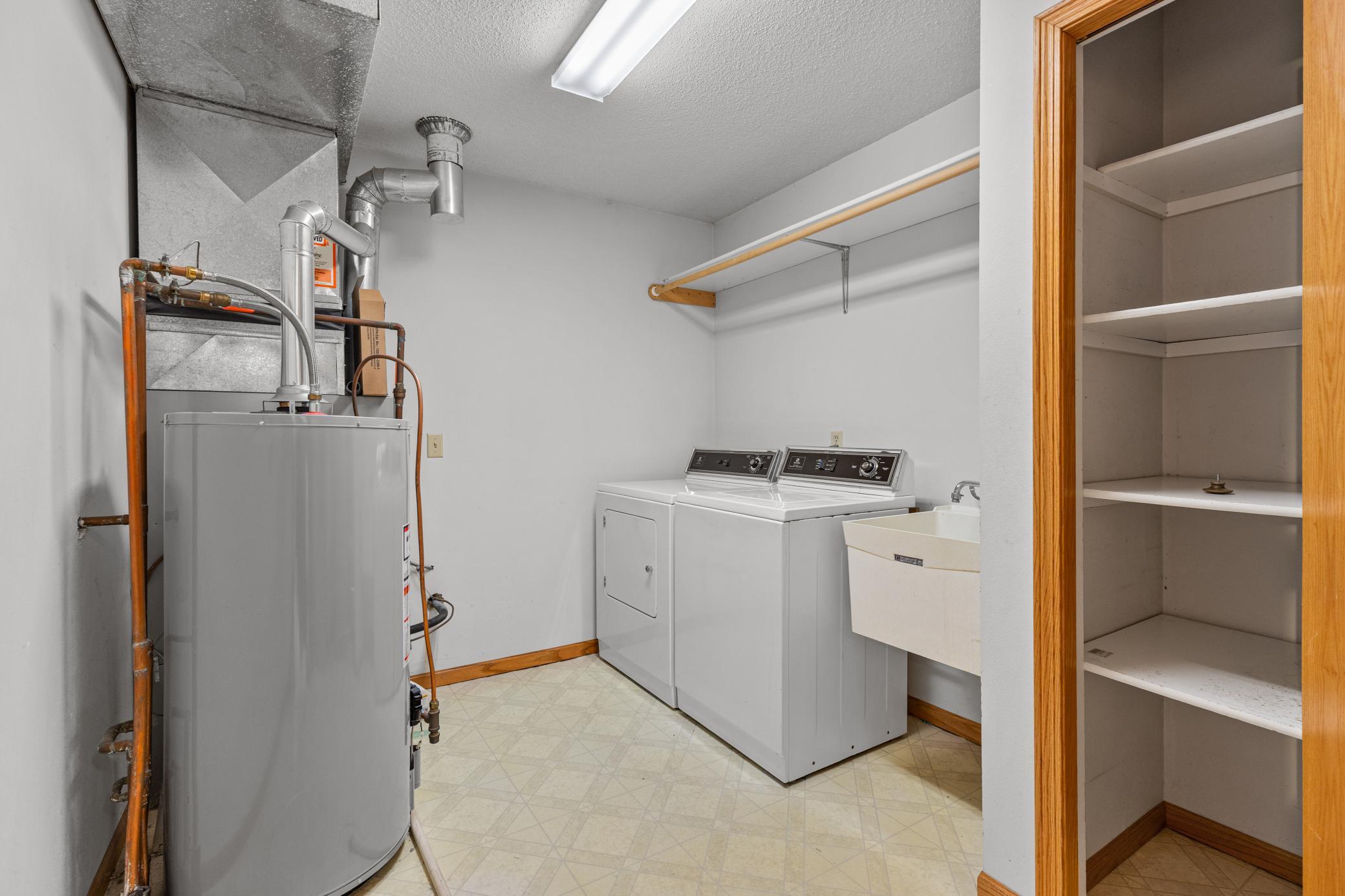 1998 single family home for sale at 2516 Crestview Lane in Brainerd, MN — 2 bed, 2 bath (photo 21 of 29)