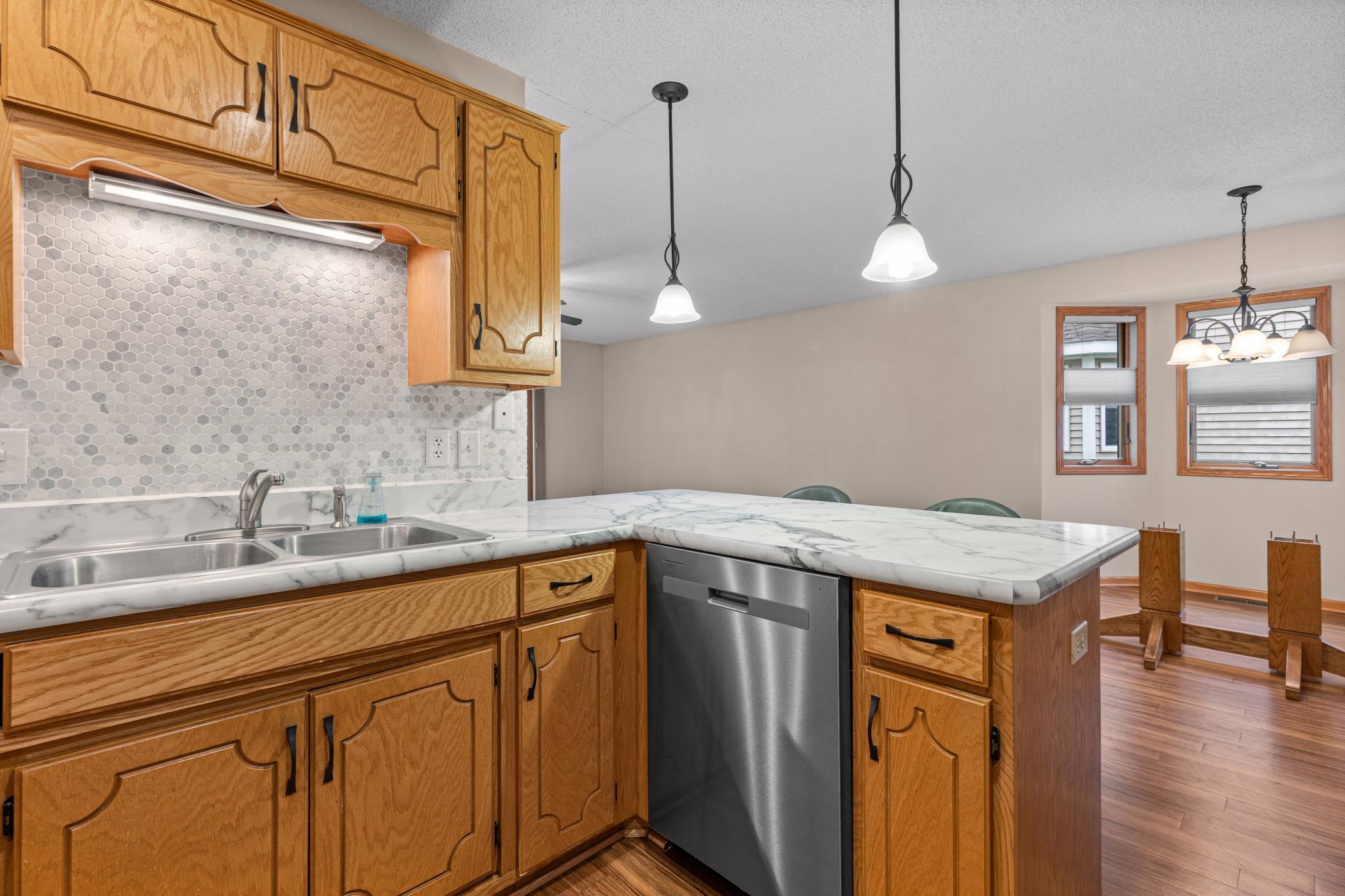 1998 single family home for sale at 2516 Crestview Lane in Brainerd, MN — 2 bed, 2 bath (photo 4 of 29)