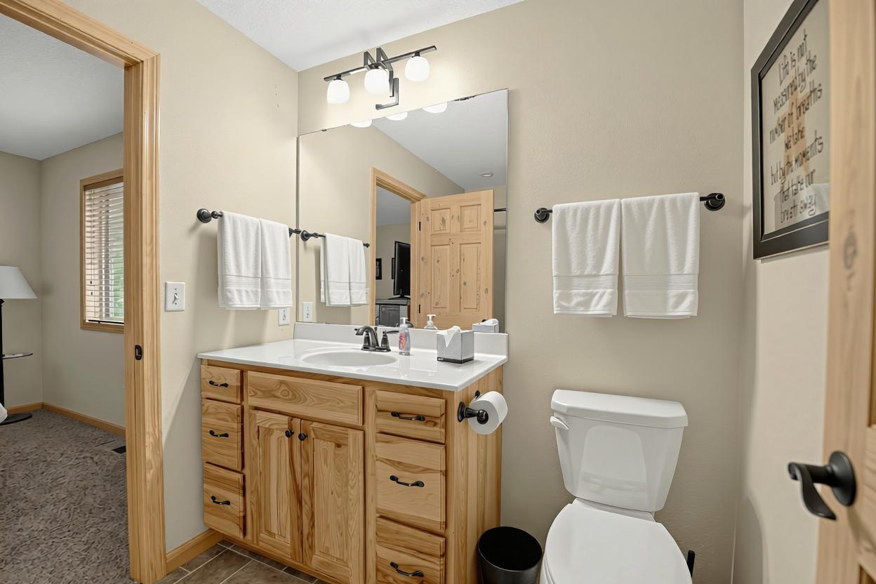 2016 twin home for sale at 6336 Wilderness Road, Unit 32 in Pequot Lakes, MN — 5 bed, 3 bath (photo 13 of 33)