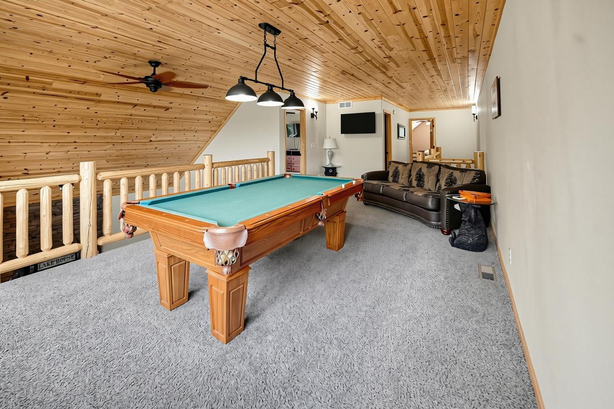 2016 twin home for sale at 6336 Wilderness Road, Unit 32 in Pequot Lakes, MN — 5 bed, 3 bath (photo 17 of 33)