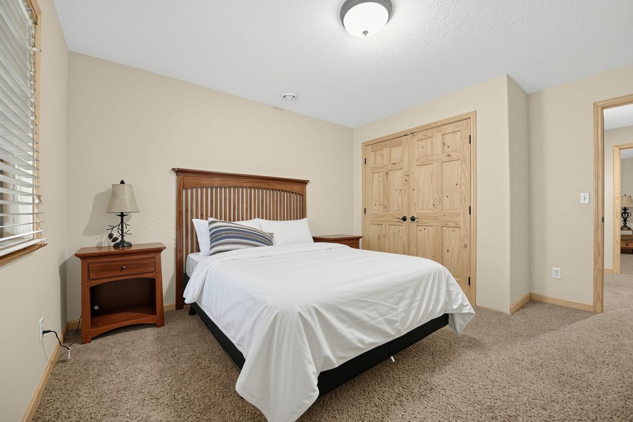 2016 twin home for sale at 6336 Wilderness Road, Unit 32 in Pequot Lakes, MN — 5 bed, 3 bath (photo 21 of 33)