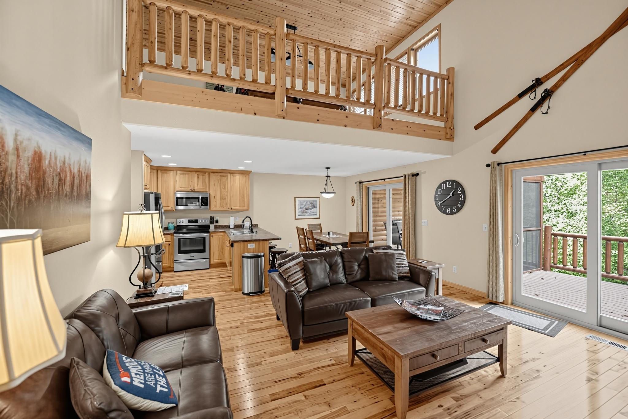 2016 twin home for sale at 6336 Wilderness Road, Unit 32 in Pequot Lakes, MN — 5 bed, 3 bath (photo 4 of 33)
