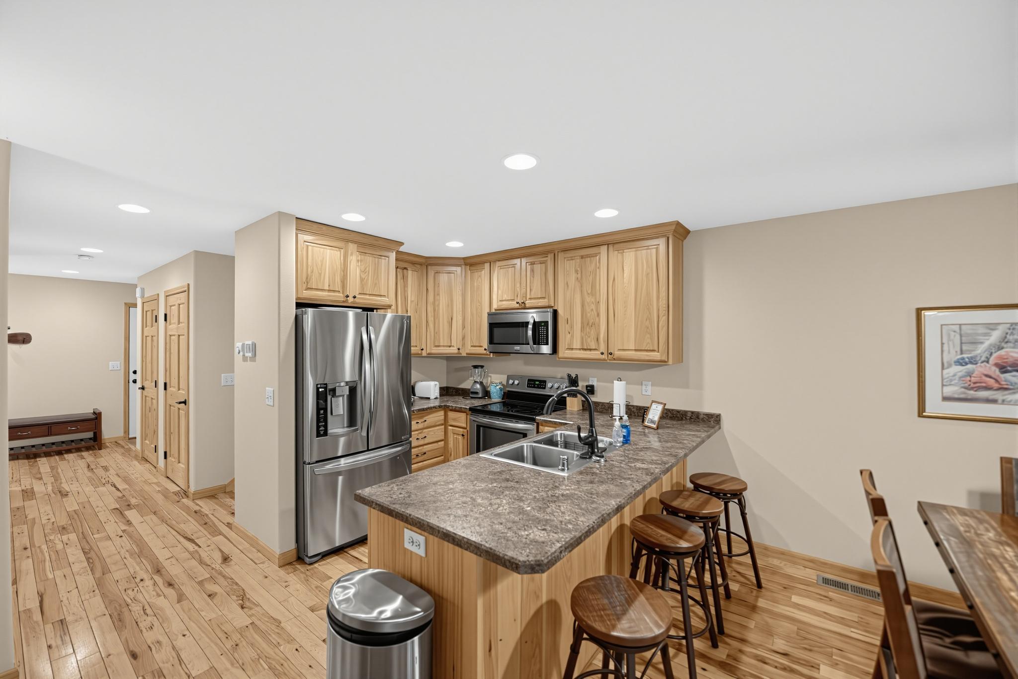 2016 twin home for sale at 6336 Wilderness Road, Unit 32 in Pequot Lakes, MN — 5 bed, 3 bath (photo 8 of 33)