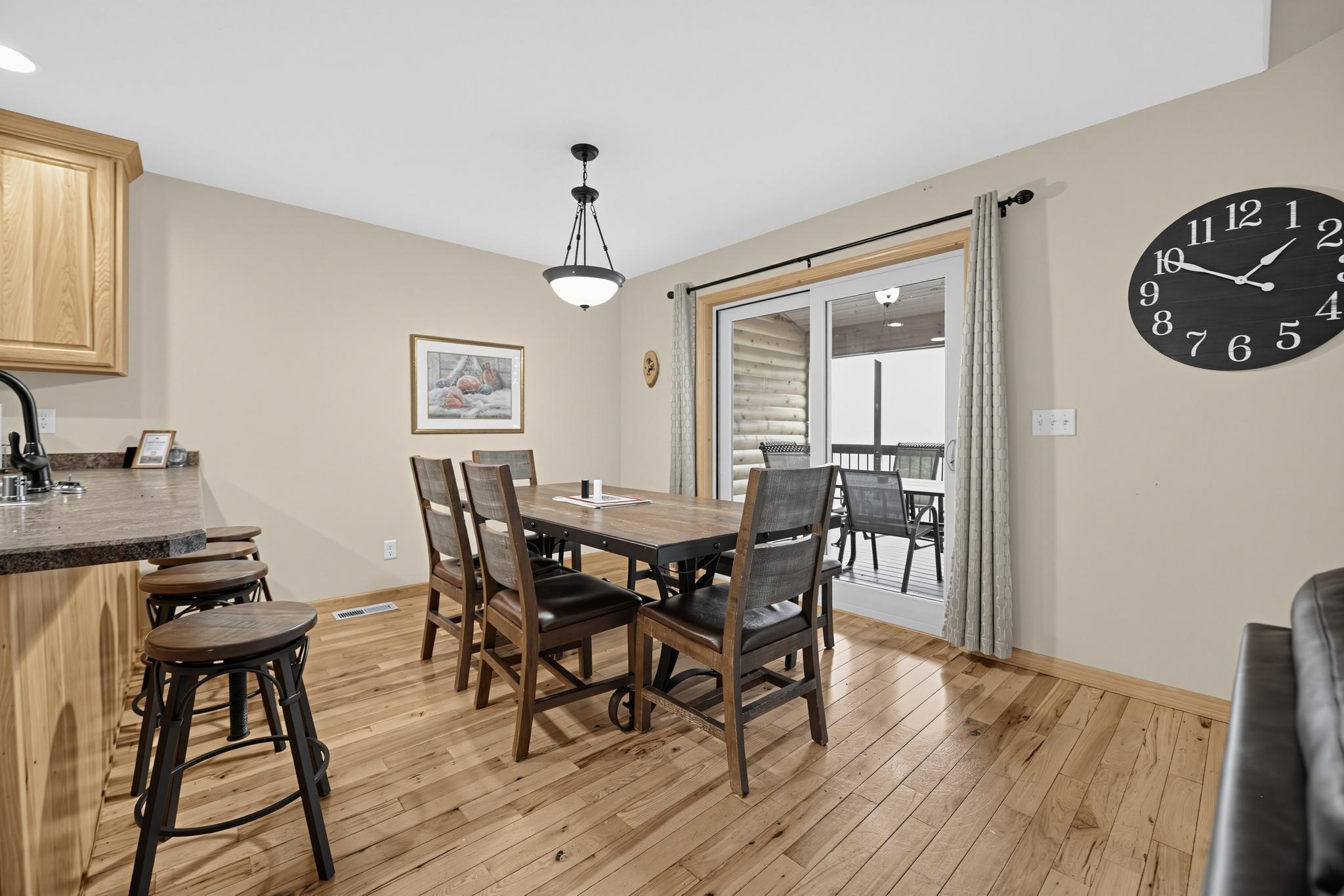 2016 twin home for sale at 6336 Wilderness Road, Unit 32 in Pequot Lakes, MN — 5 bed, 3 bath (photo 9 of 33)