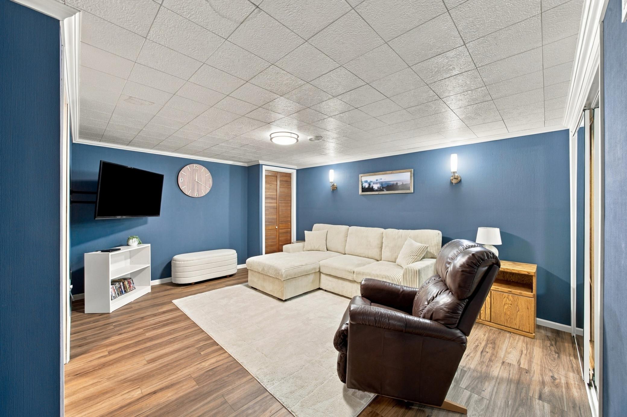 1988 condo for sale at 787 Royal Oaks Drive N in Fargo, ND — 4 bed, 4 bath (photo 21 of 37)