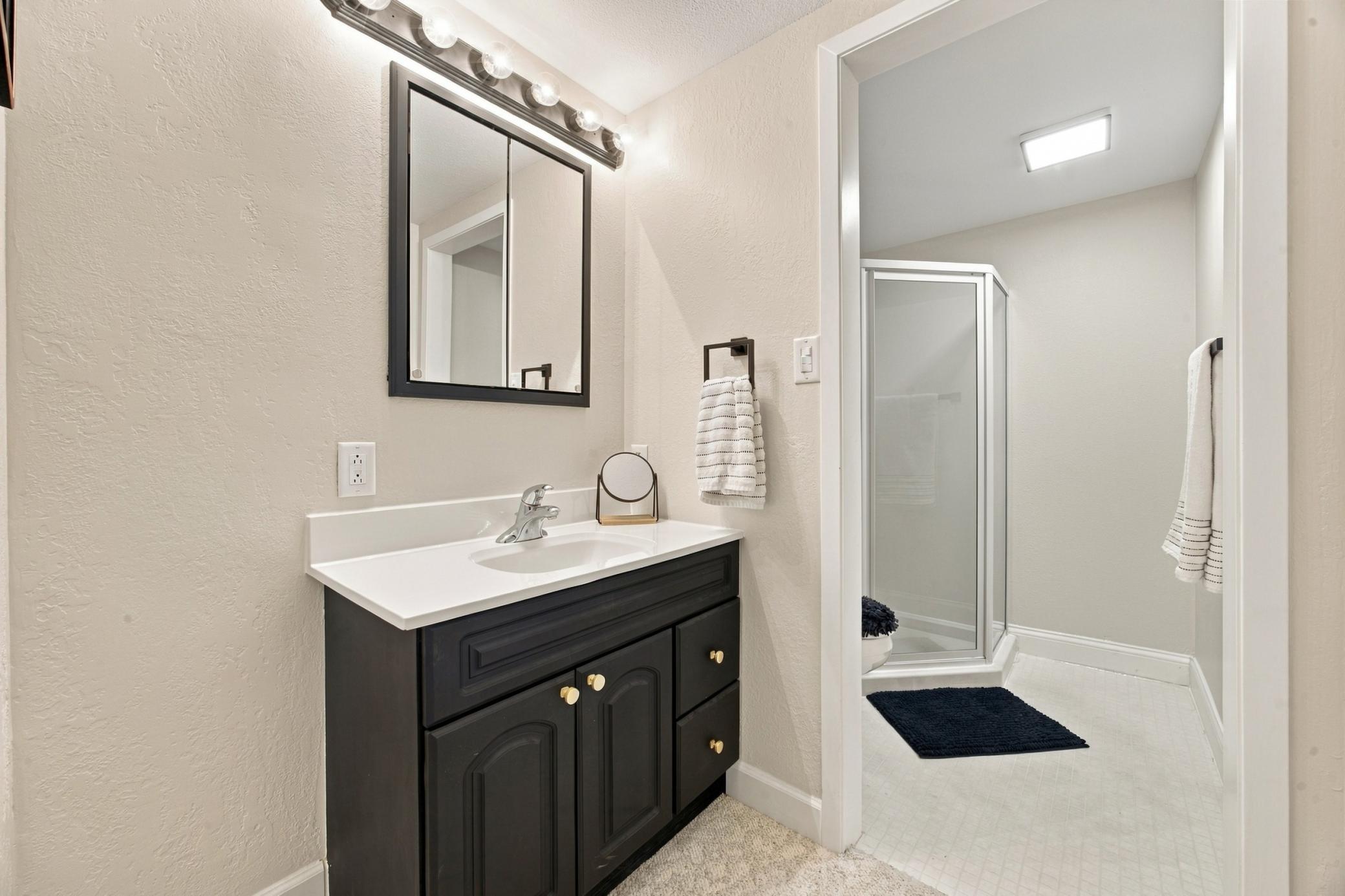1988 condo for sale at 787 Royal Oaks Drive N in Fargo, ND — 4 bed, 4 bath (photo 24 of 37)