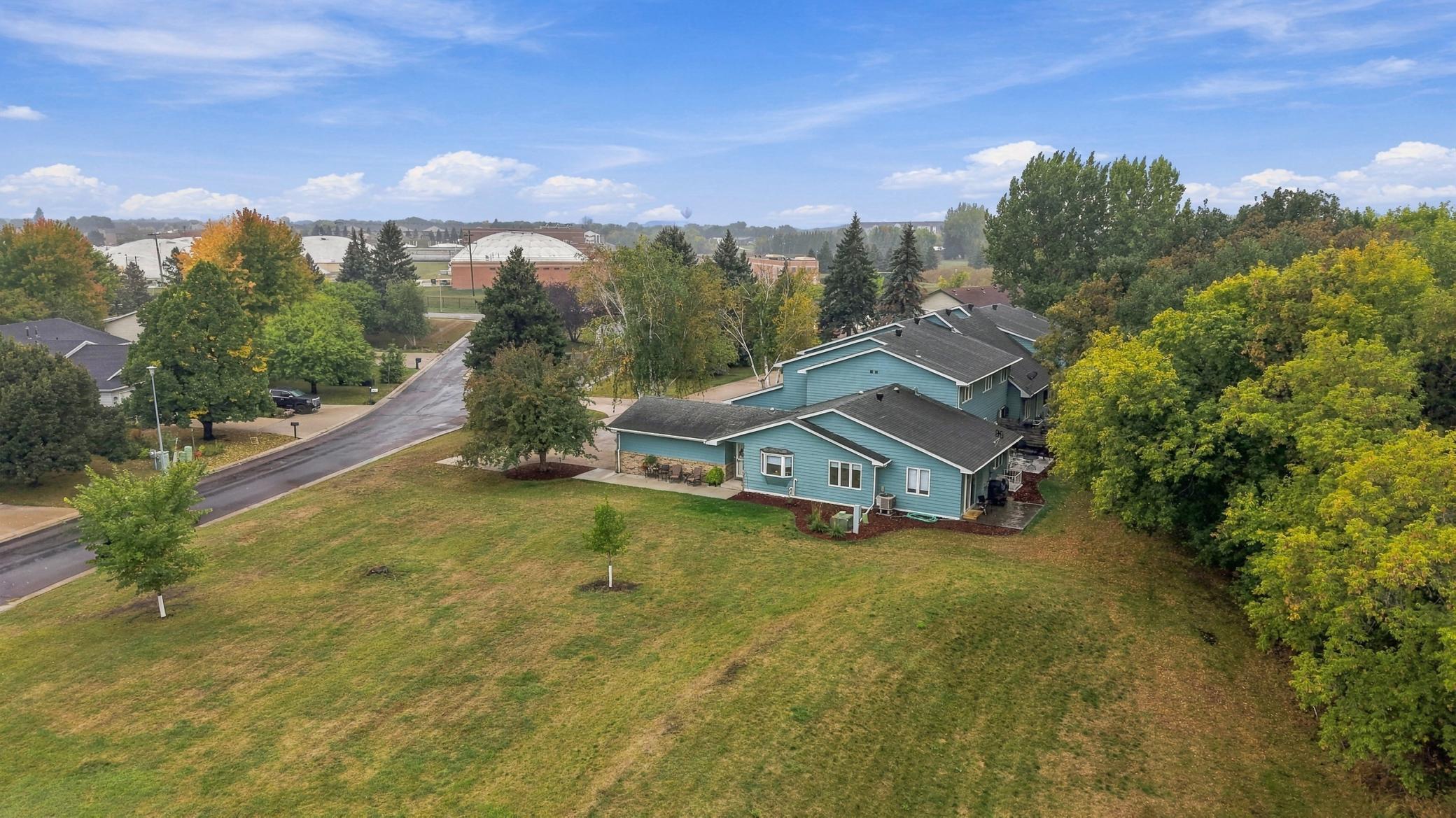 1988 condo for sale at 787 Royal Oaks Drive N in Fargo, ND — 4 bed, 4 bath (photo 33 of 37)