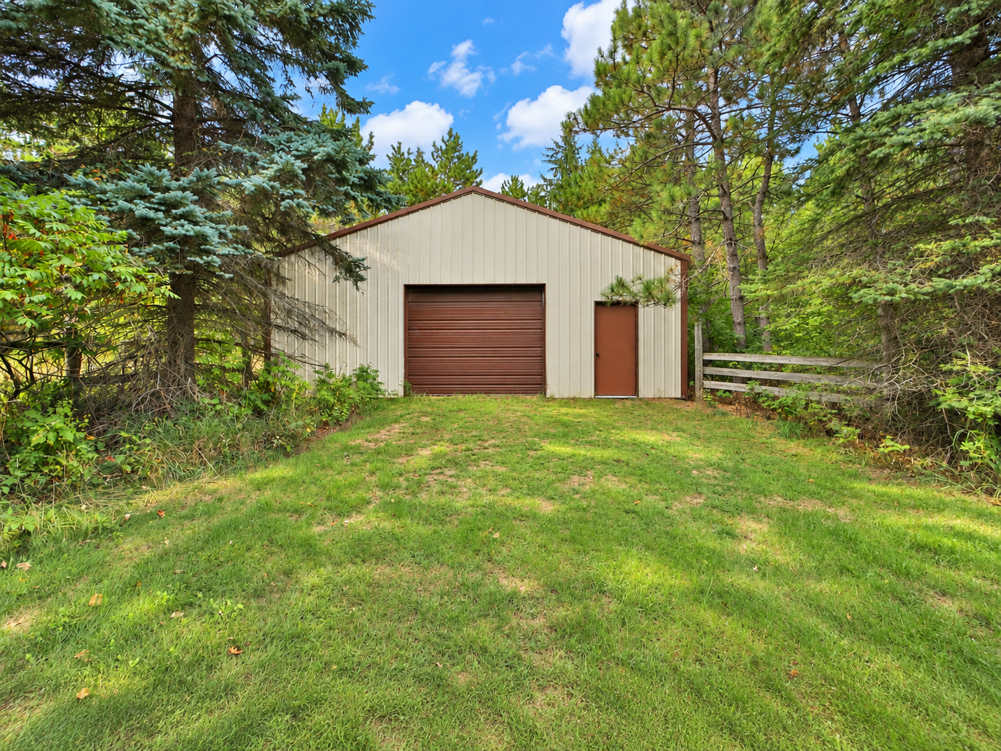 1985 single family home for sale at 5583 Legend Lane in Brainerd, MN — 3 bed, 2 bath (photo 35 of 41)