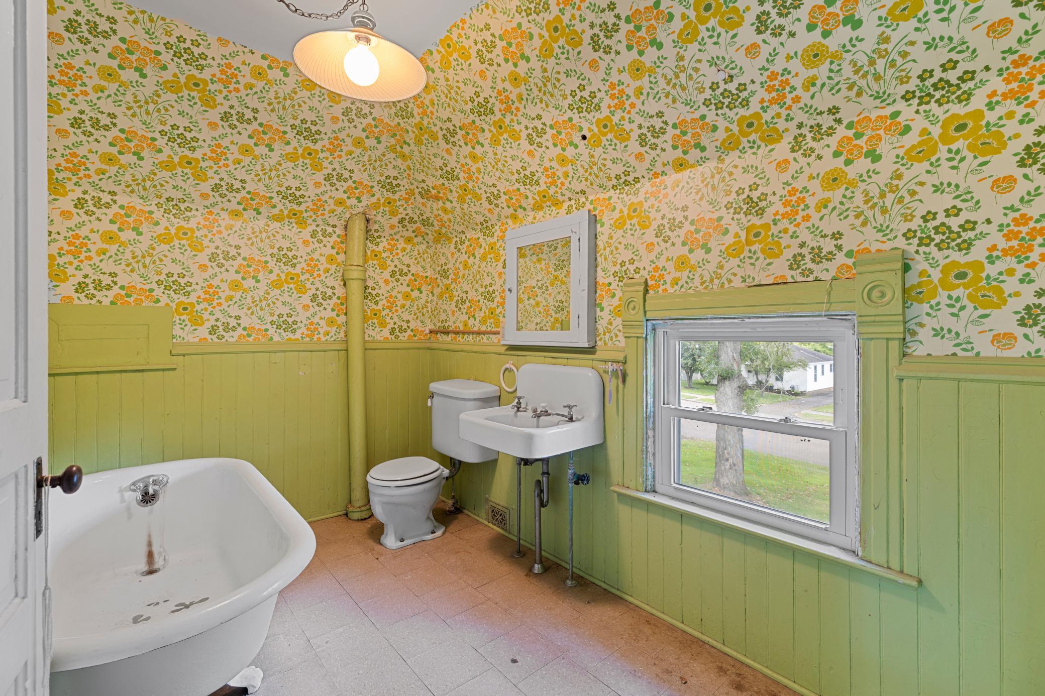 1902 single family home for sale at 105 3rd Street SE in Aitkin, MN — 2 bed, 2 bath (photo 21 of 46)