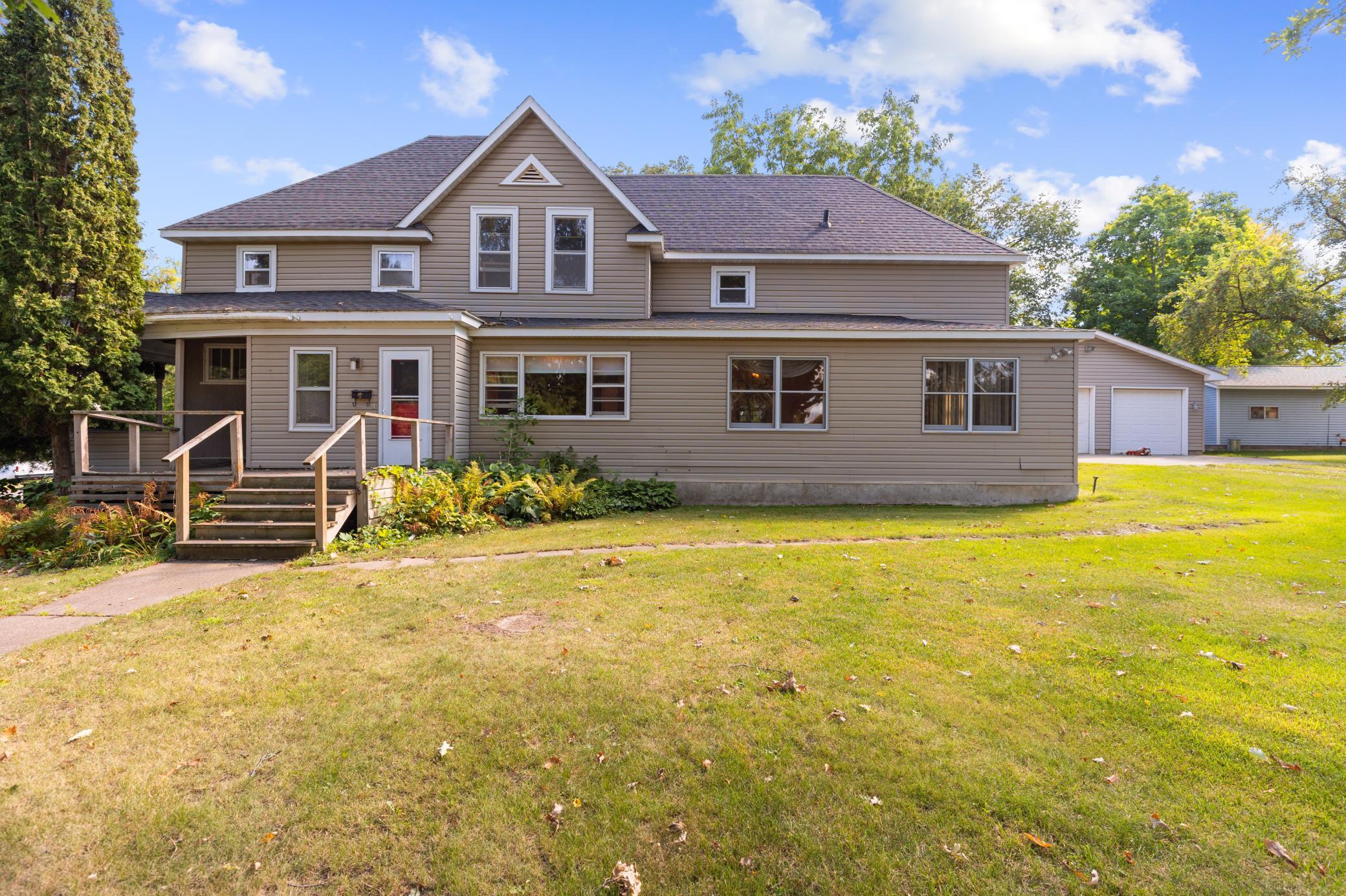1902 single family home for sale at 105 3rd Street SE in Aitkin, MN — 2 bed, 2 bath (photo 37 of 46)