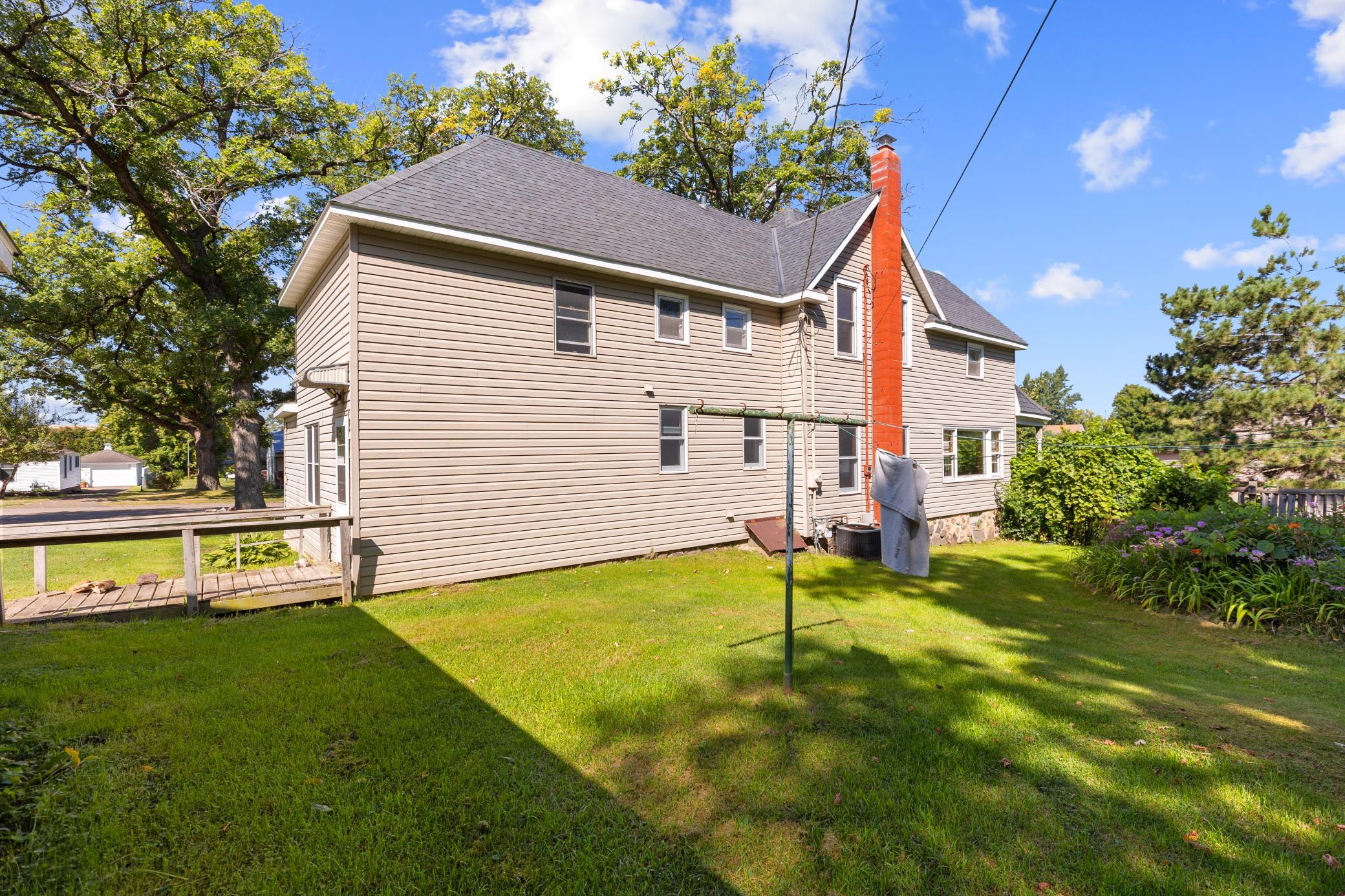 1902 single family home for sale at 105 3rd Street SE in Aitkin, MN — 2 bed, 2 bath (photo 39 of 46)