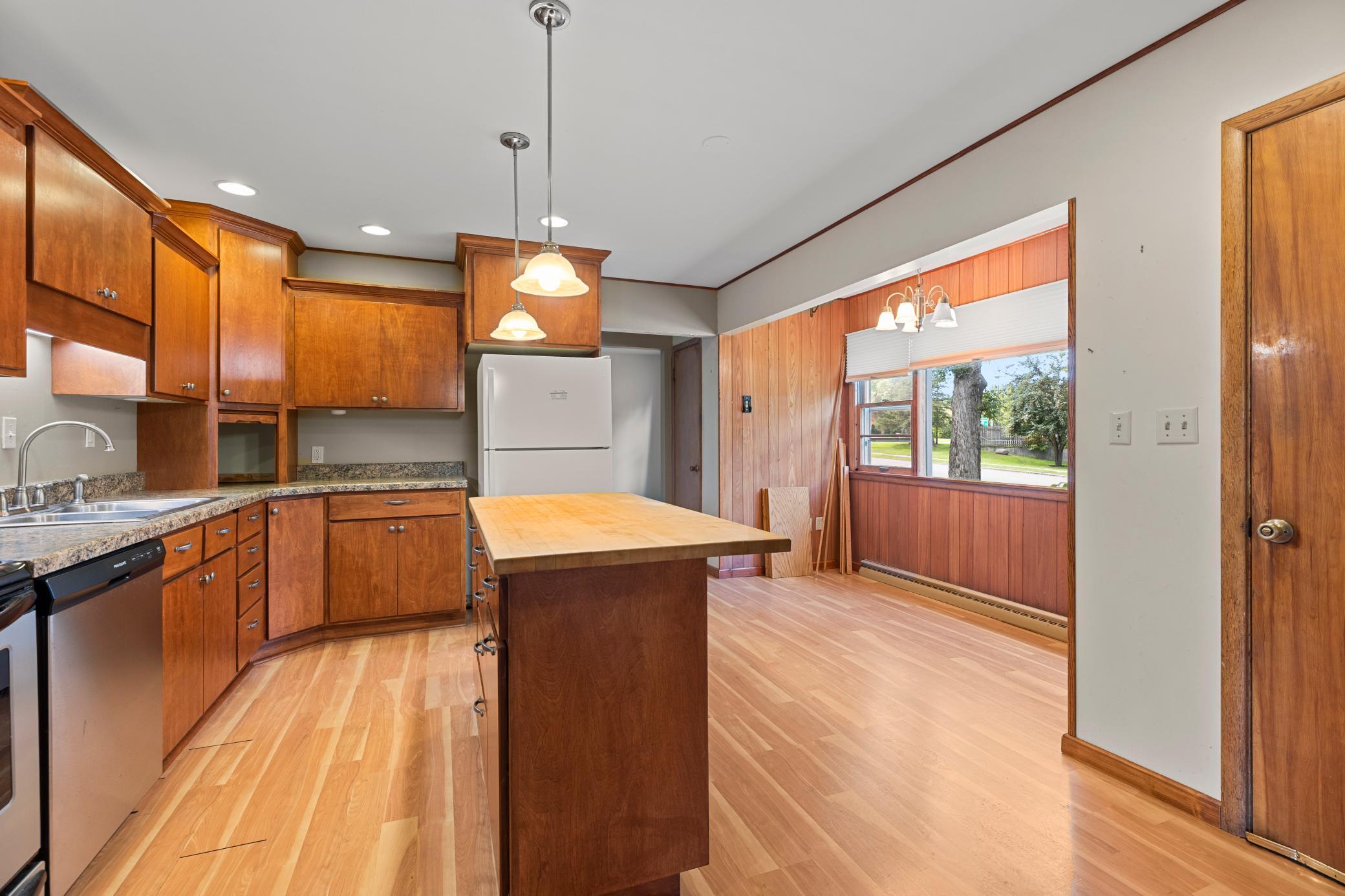 1902 single family home for sale at 105 3rd Street SE in Aitkin, MN — 2 bed, 2 bath (photo 8 of 46)