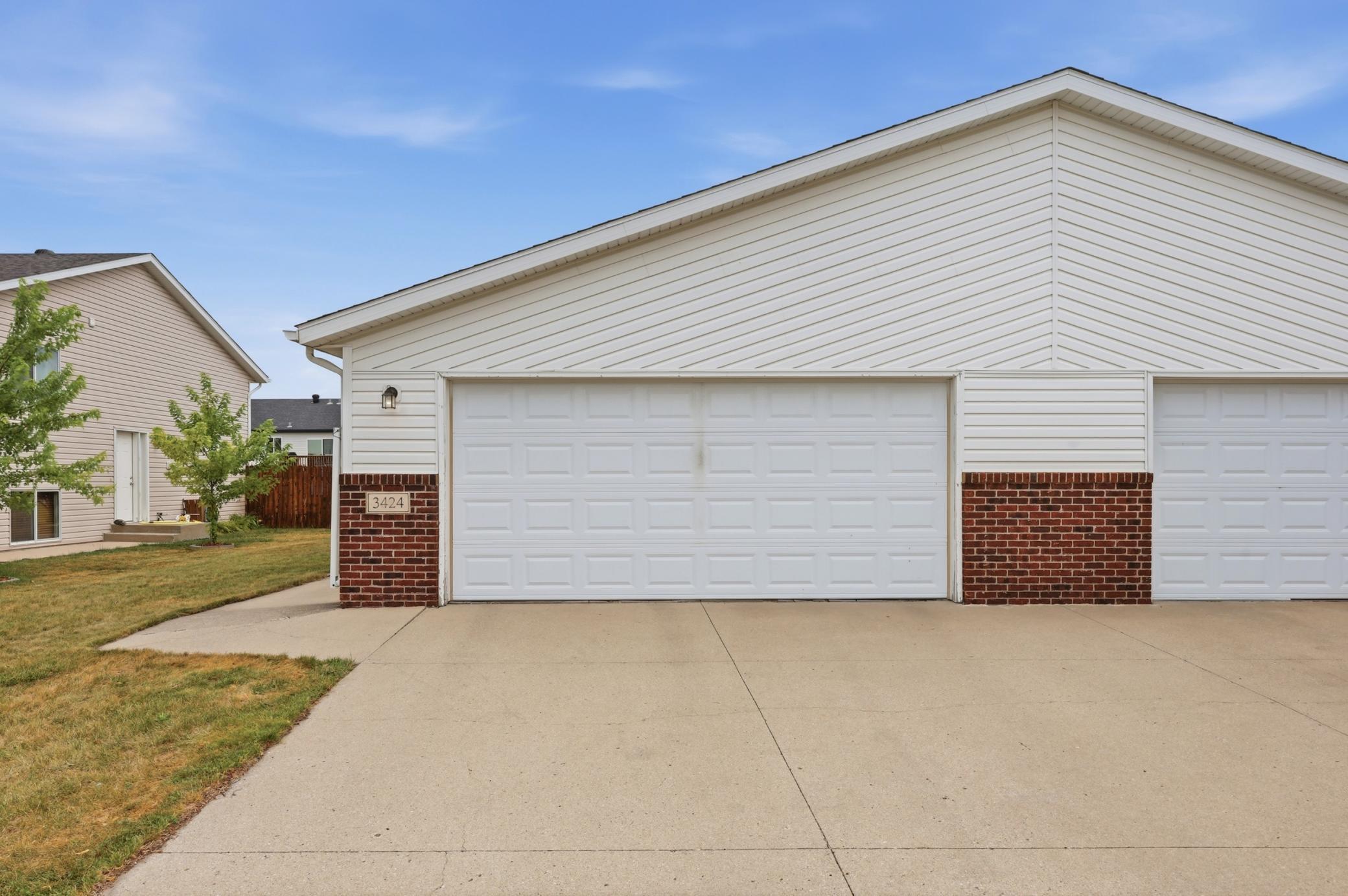 2007 twin home for sale at 3424 16th Street S in Moorhead, MN — 3 bed, 2 bath