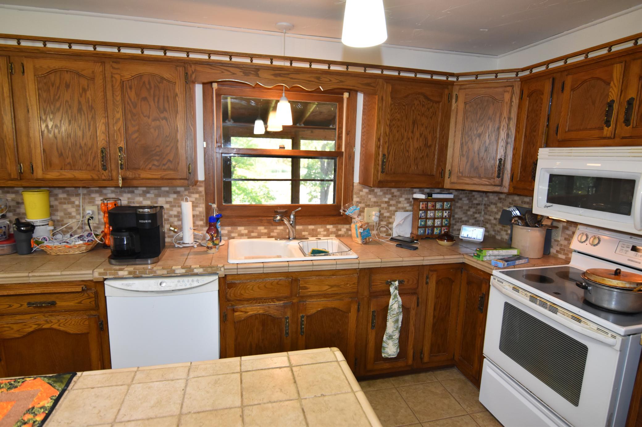 1984 single family home for sale at 1398 County Road 6 NW in Baudette, MN — 3 bed, 3 bath (photo 13 of 36)
