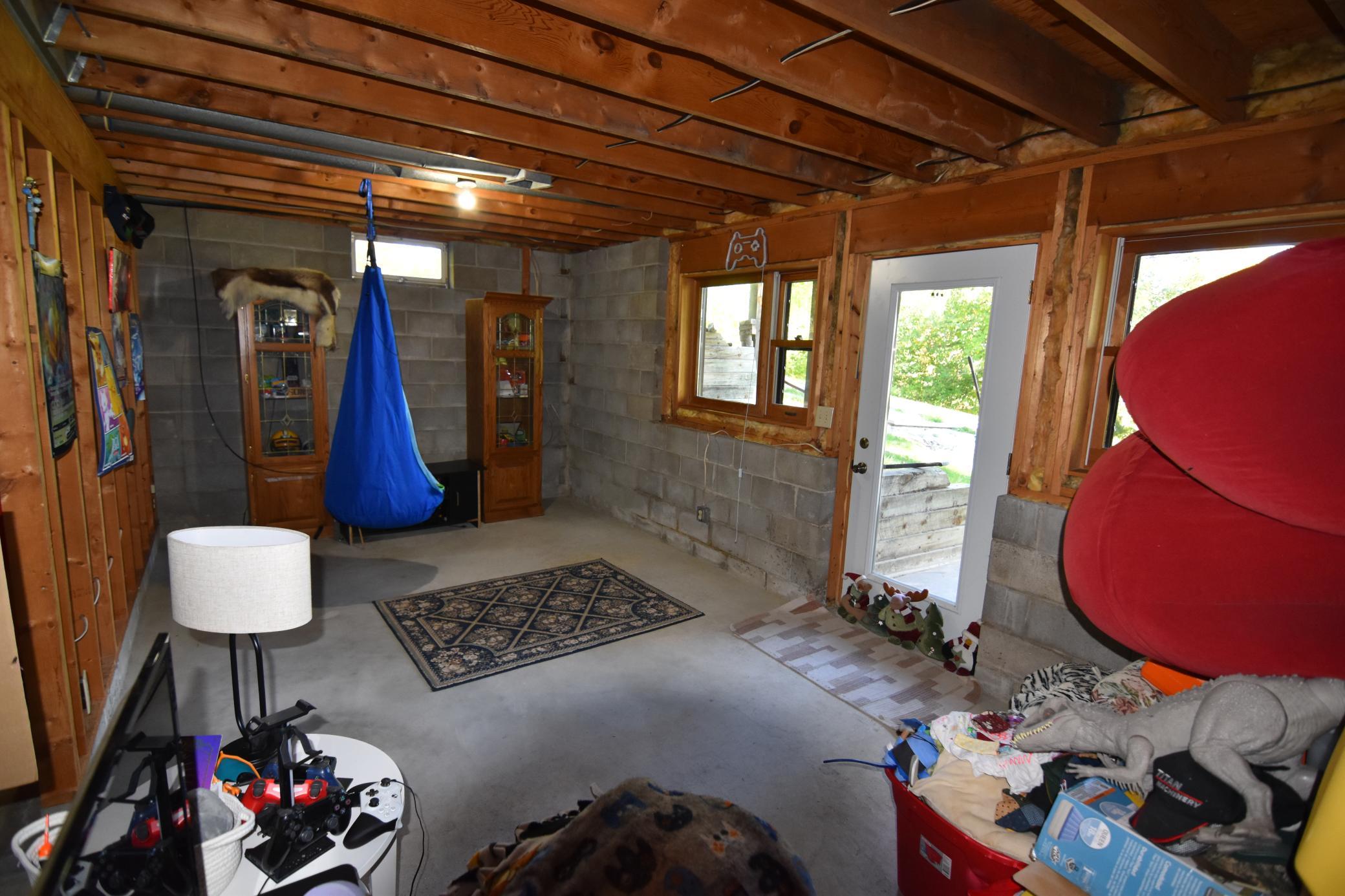 1984 single family home for sale at 1398 County Road 6 NW in Baudette, MN — 3 bed, 3 bath (photo 23 of 36)