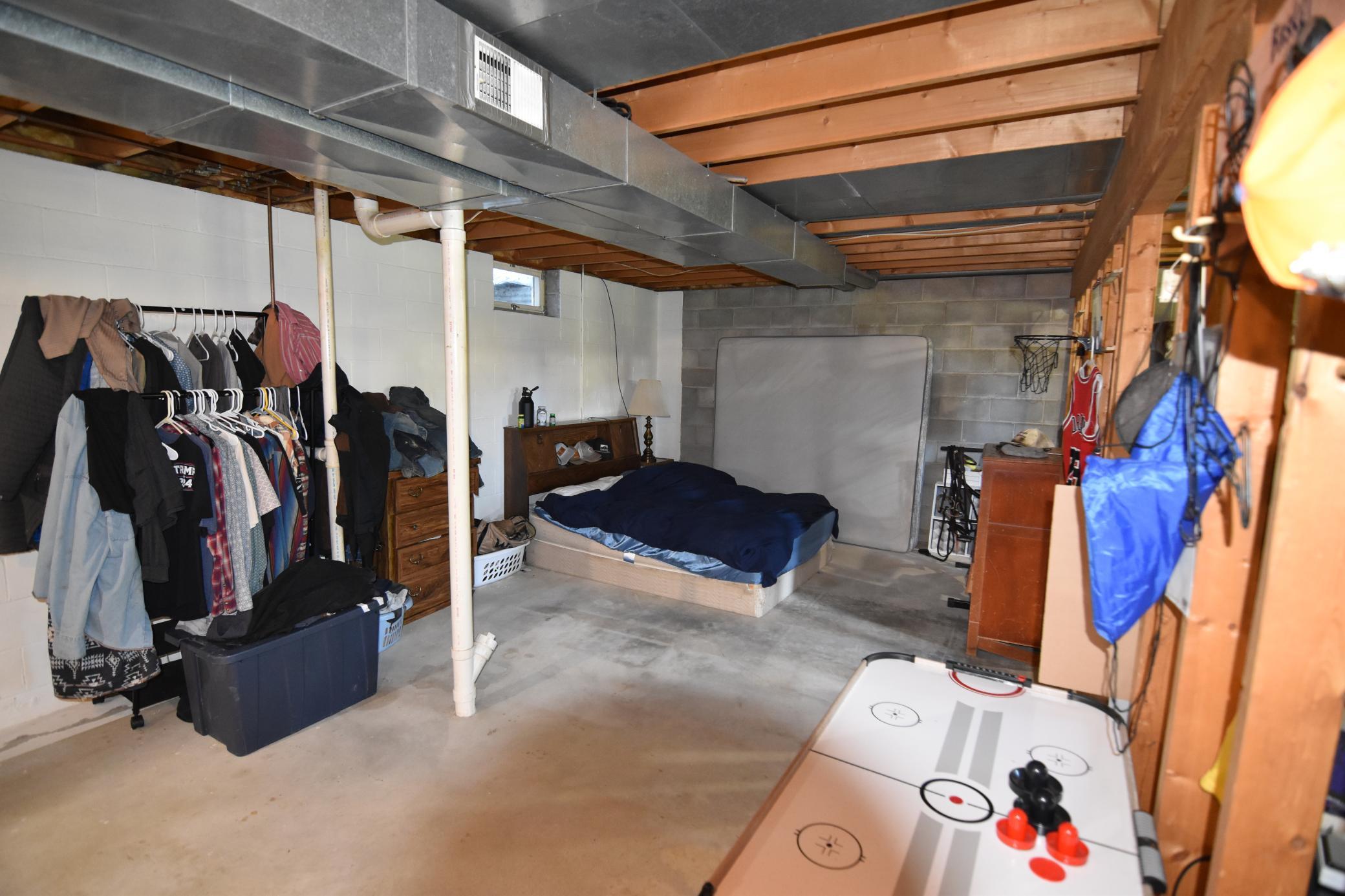 1984 single family home for sale at 1398 County Road 6 NW in Baudette, MN — 3 bed, 3 bath (photo 24 of 36)