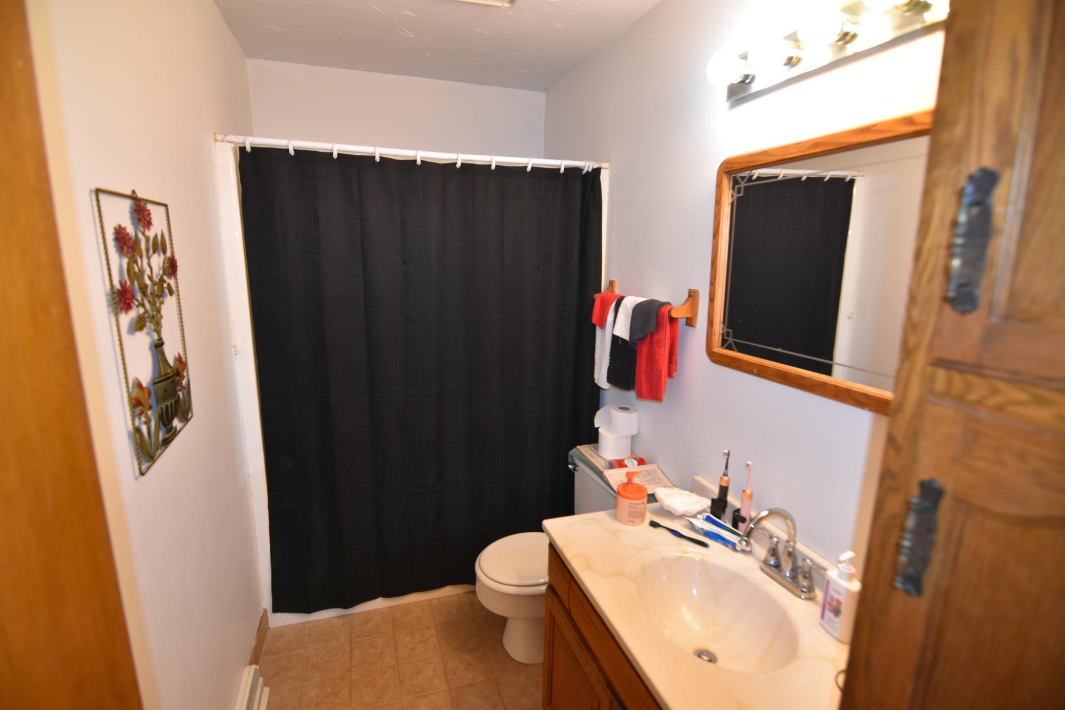 1984 single family home for sale at 1398 County Road 6 NW in Baudette, MN — 3 bed, 3 bath (photo 10 of 36)