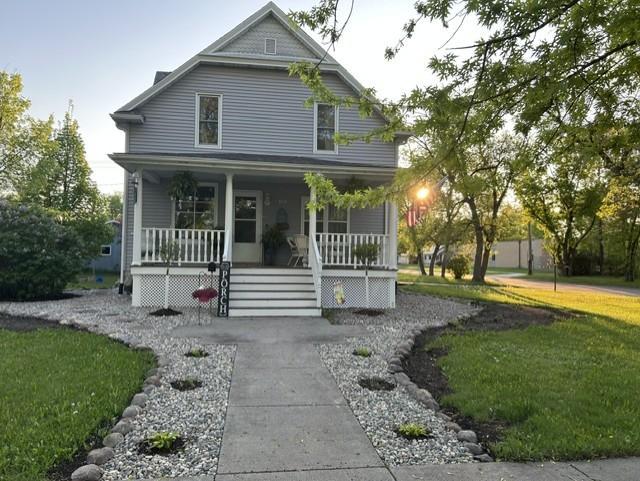 1885 single family home for sale at 429 8th Street N in Wahpeton, ND — 4 bed, 2 bath