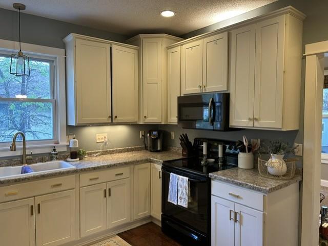 1885 single family home for sale at 429 8th Street N in Wahpeton, ND — 4 bed, 2 bath (photo 22 of 34)