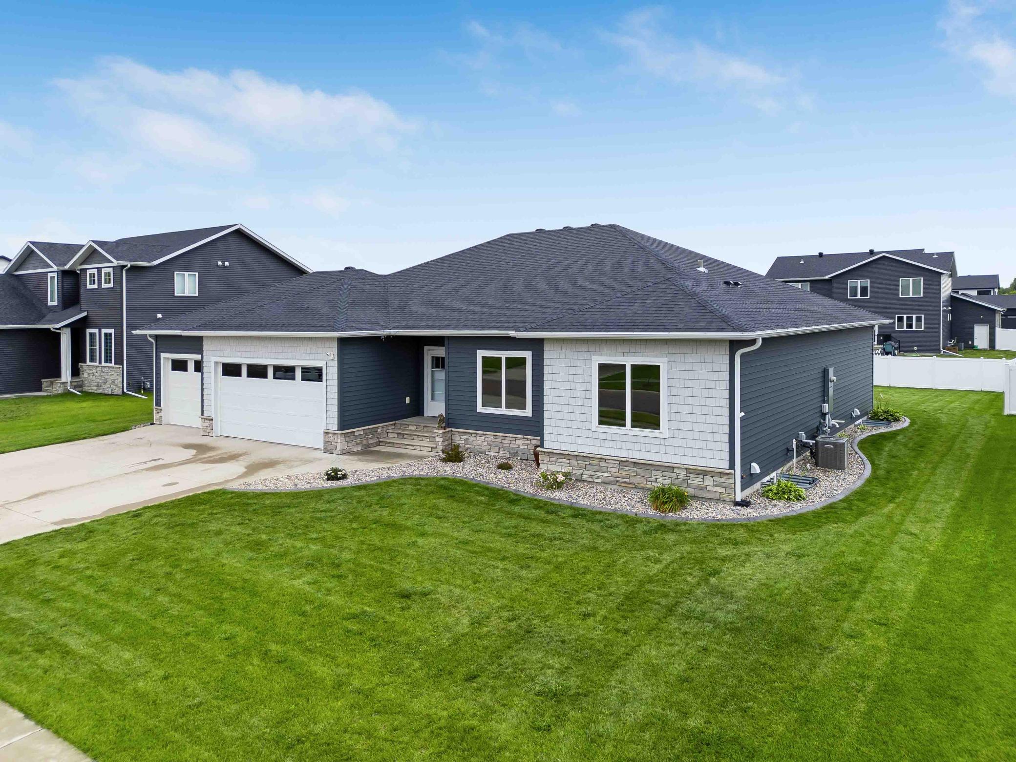 2019 single family home for sale at 6669 55th Avenue S in Fargo, ND — 5 bed, 3 bath