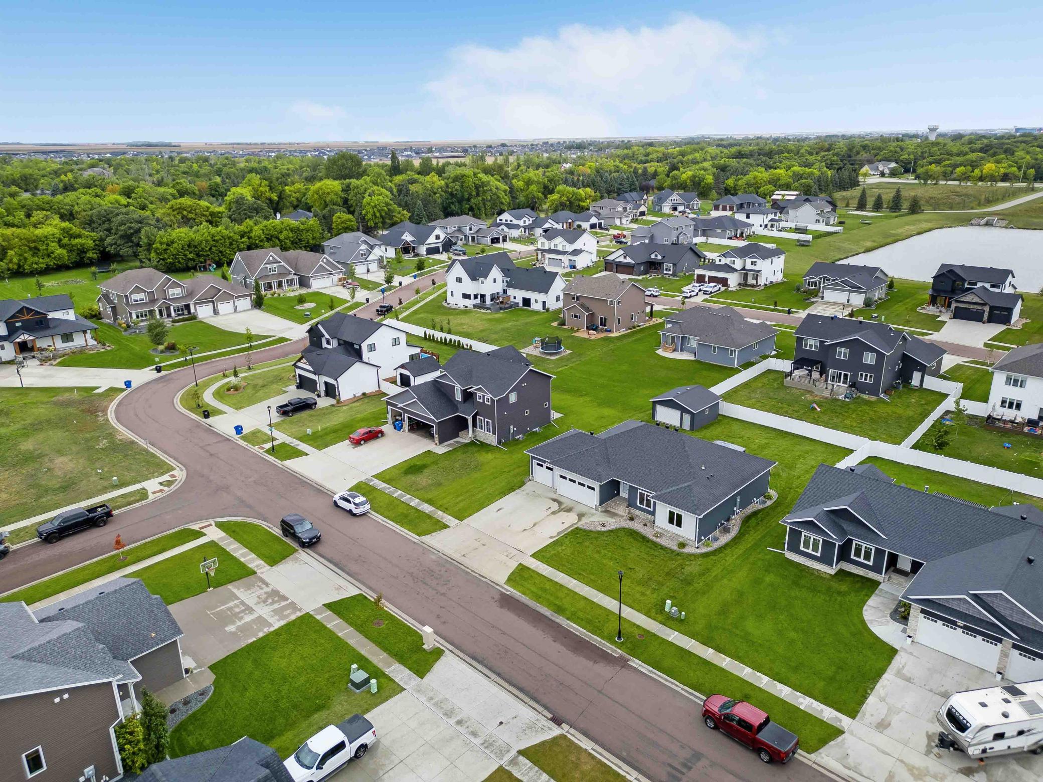 2019 single family home for sale at 6669 55th Avenue S in Fargo, ND — 5 bed, 3 bath (photo 37 of 39)