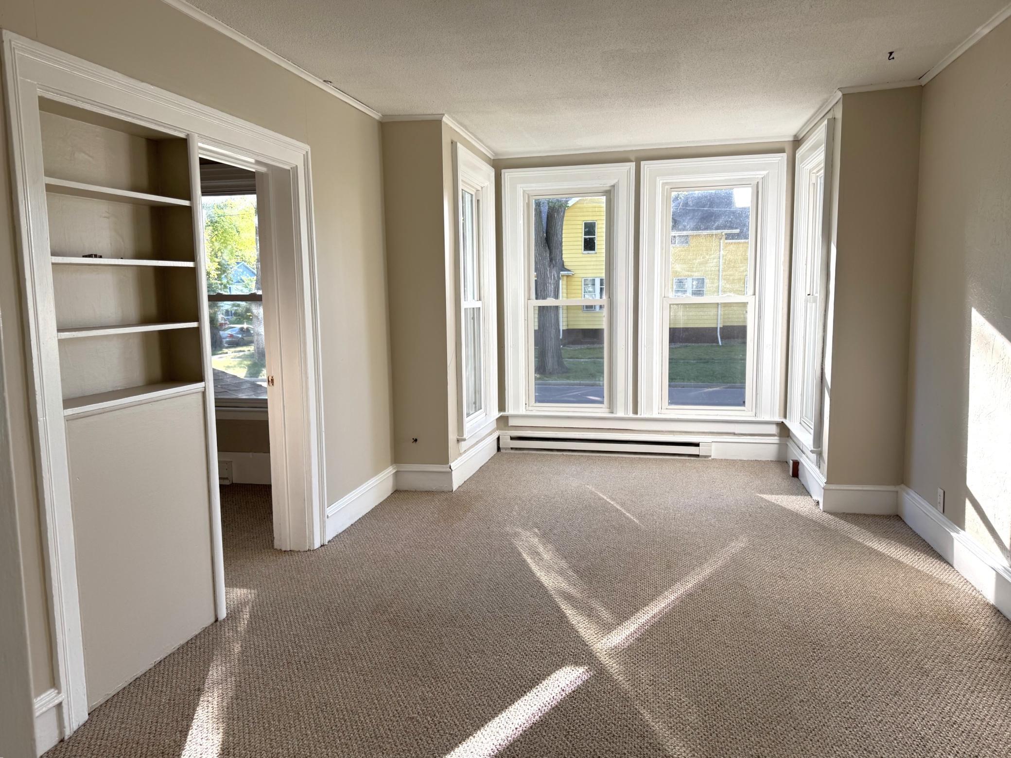 1890 duplex for sale at 1021 4th Avenue S in Fargo, ND — 5 bed, 2 bath (photo 12 of 54)