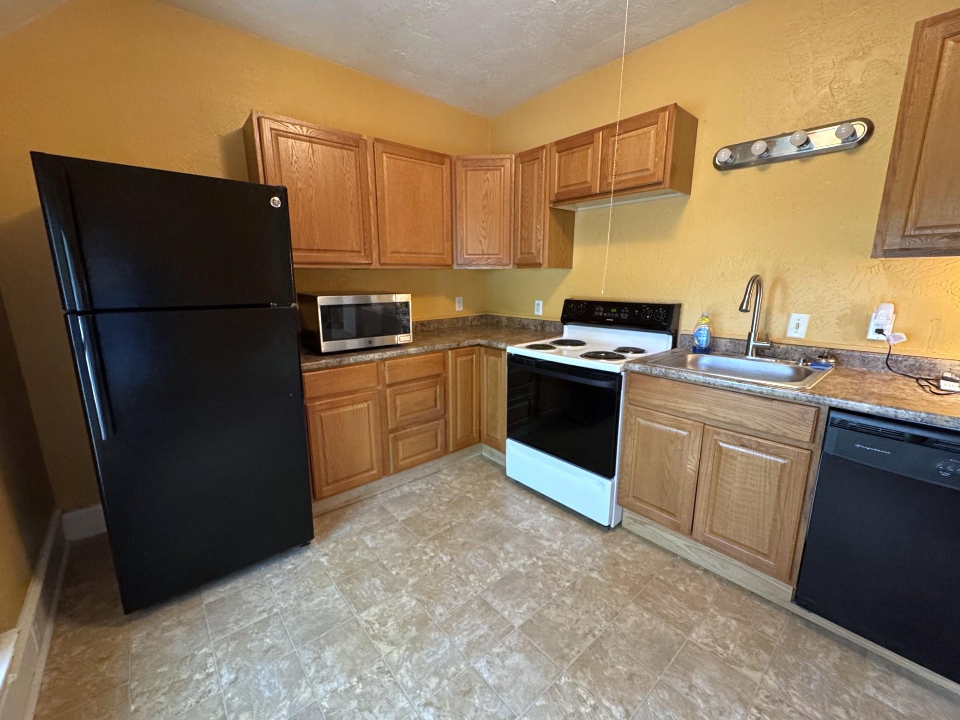 1890 duplex for sale at 1021 4th Avenue S in Fargo, ND — 5 bed, 2 bath (photo 28 of 54)