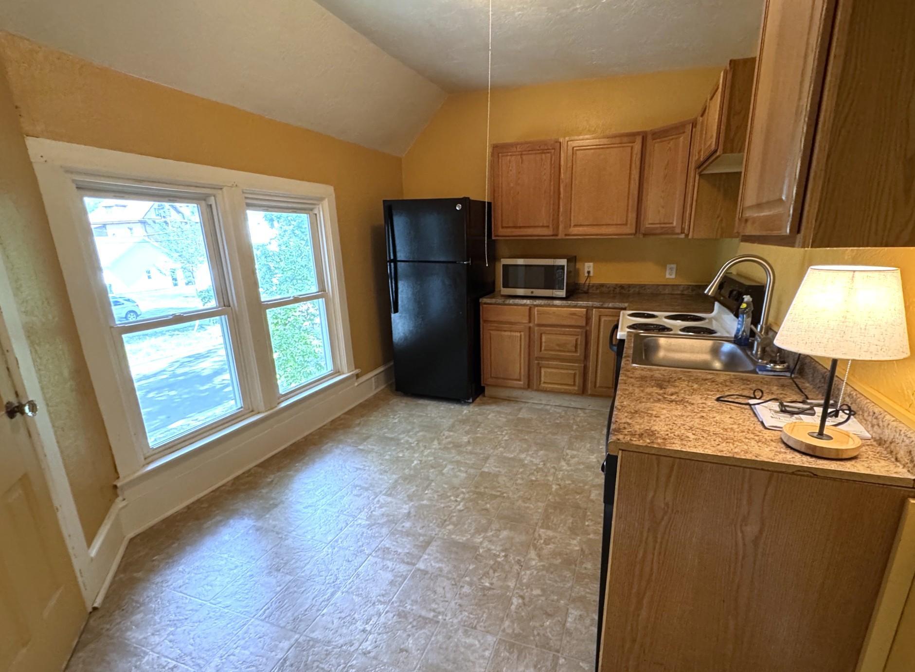 1890 duplex for sale at 1021 4th Avenue S in Fargo, ND — 5 bed, 2 bath (photo 29 of 54)