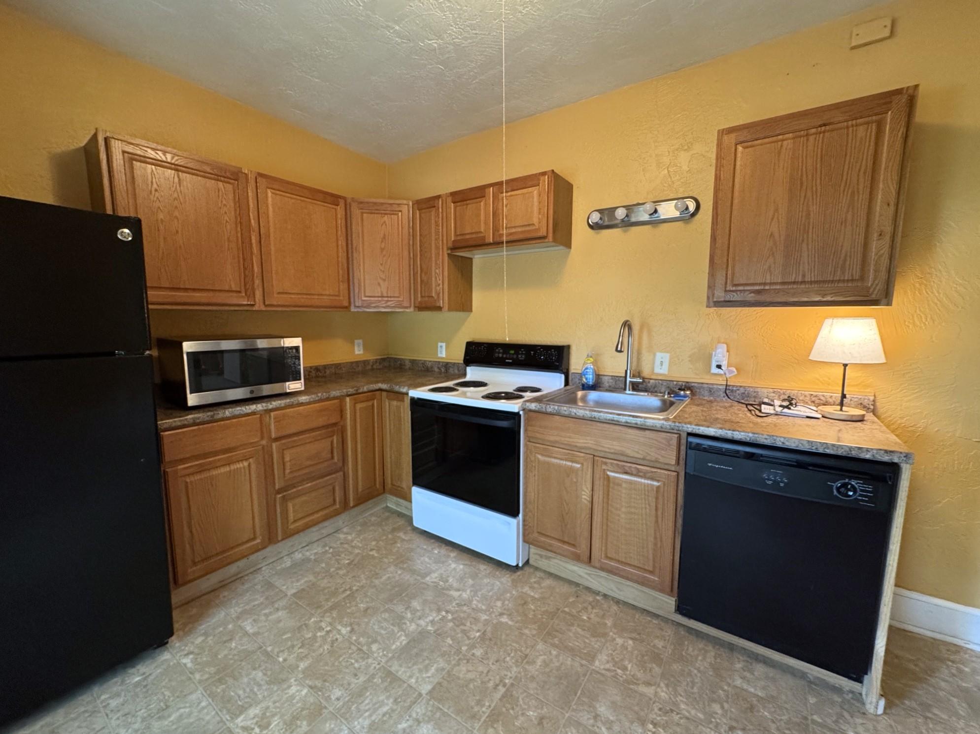 1890 duplex for sale at 1021 4th Avenue S in Fargo, ND — 5 bed, 2 bath (photo 30 of 54)