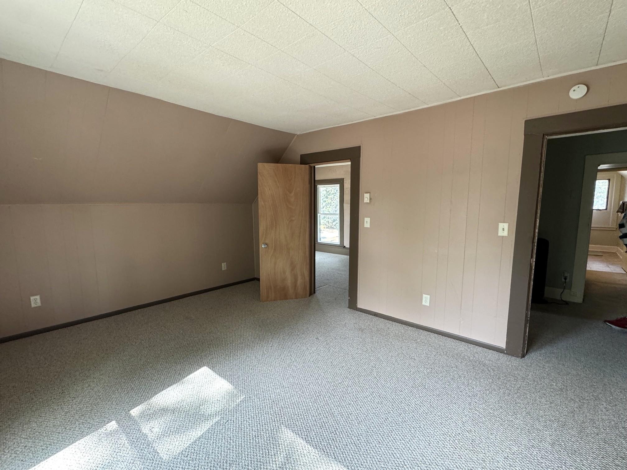 1890 duplex for sale at 1021 4th Avenue S in Fargo, ND — 5 bed, 2 bath (photo 33 of 54)