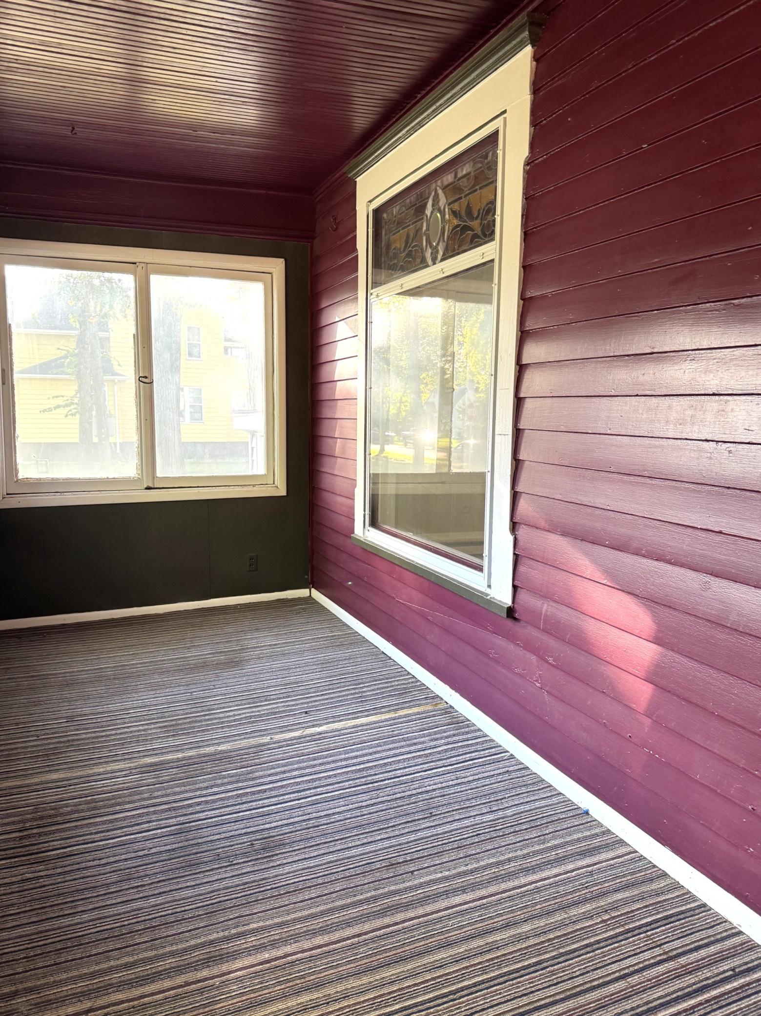 1890 duplex for sale at 1021 4th Avenue S in Fargo, ND — 5 bed, 2 bath (photo 6 of 54)