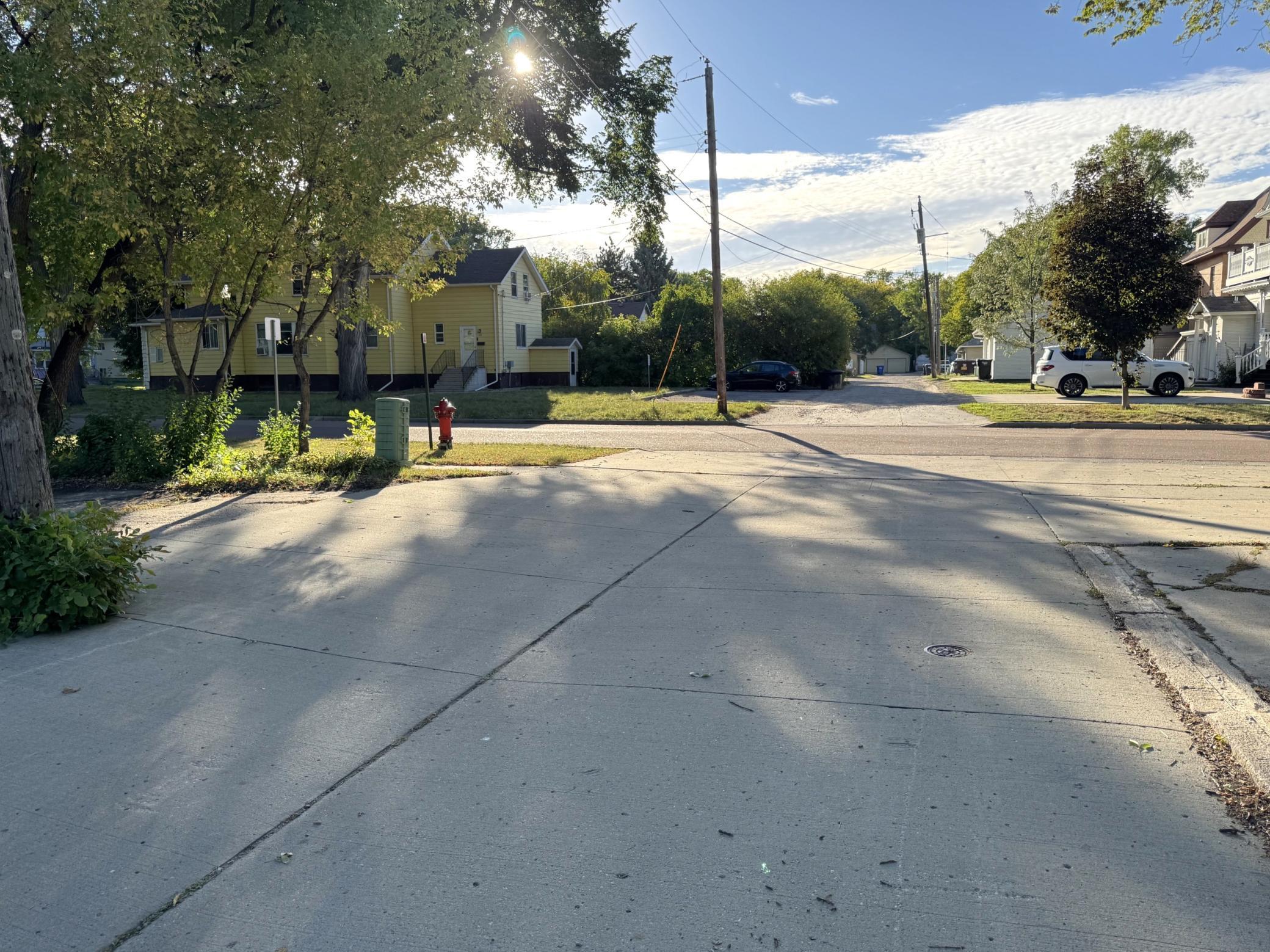 1890 duplex for sale at 1021 4th Avenue S in Fargo, ND — 5 bed, 2 bath (photo 52 of 54)