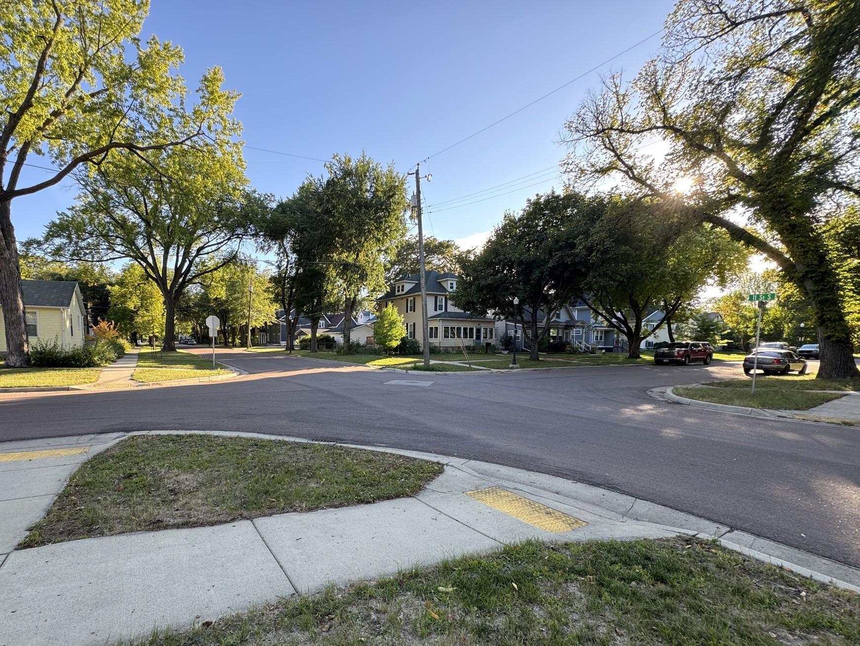 1890 duplex for sale at 1021 4th Avenue S in Fargo, ND — 5 bed, 2 bath (photo 54 of 54)