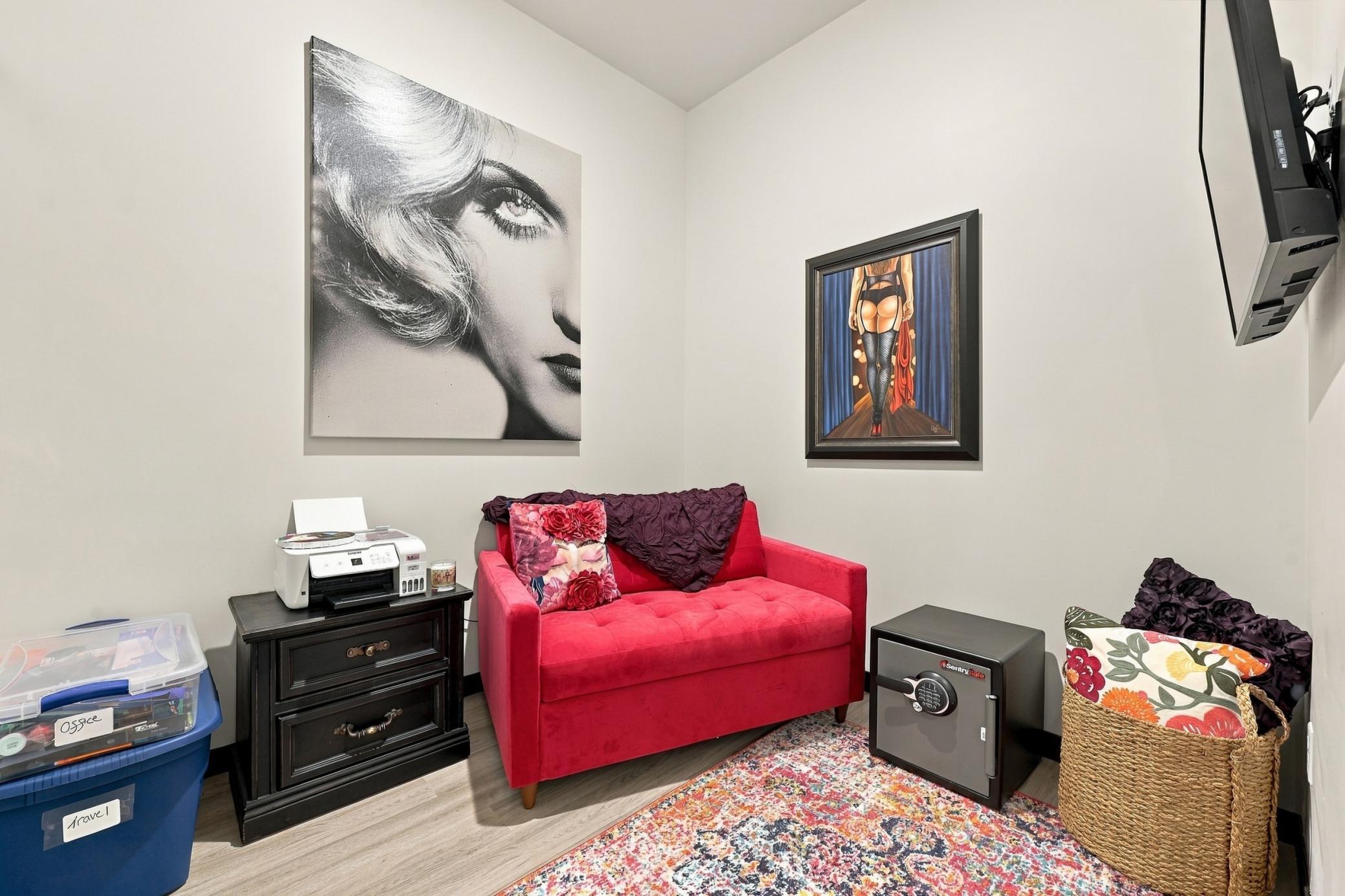 1906 condo for sale at 631 Northern Pacific Avenue N, Unit 210 in Fargo, ND — 2 bed, 1 bath (photo 13 of 16)