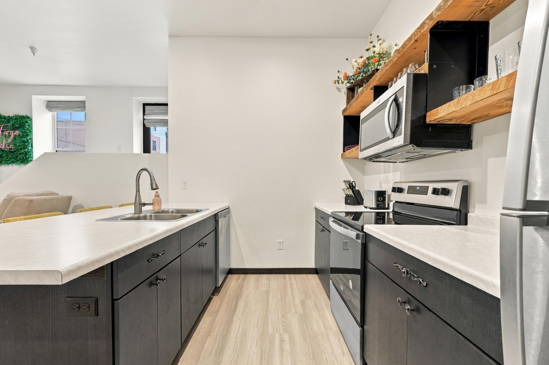1906 condo for sale at 631 Northern Pacific Avenue N, Unit 210 in Fargo, ND — 2 bed, 1 bath (photo 9 of 16)