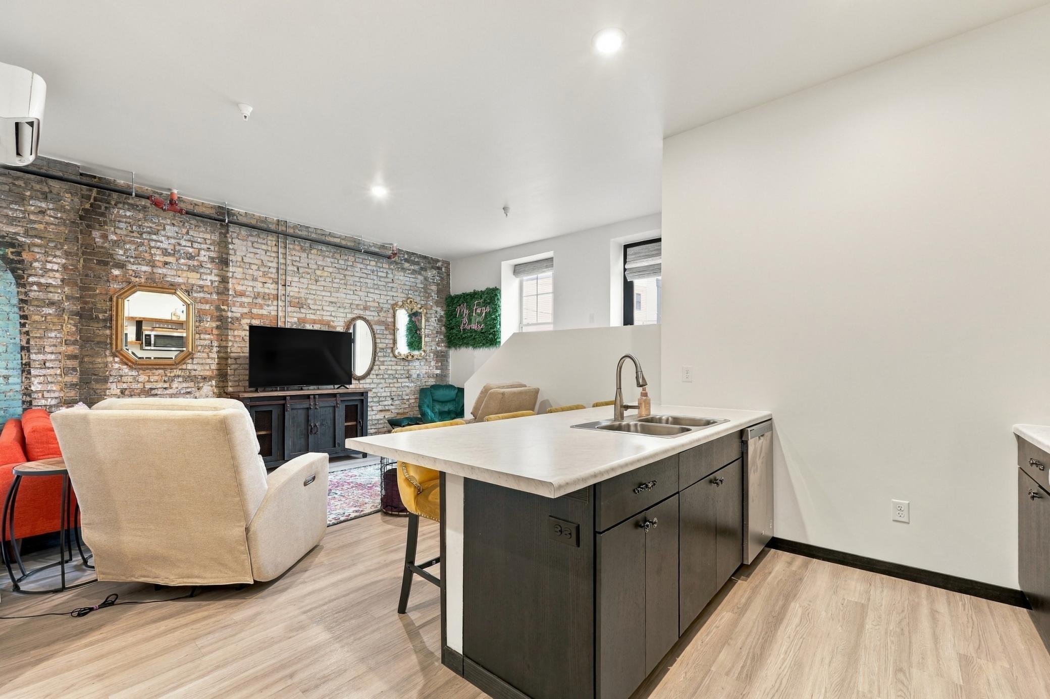 1906 condo for sale at 631 Northern Pacific Avenue N, Unit 210 in Fargo, ND — 2 bed, 1 bath (photo 10 of 16)