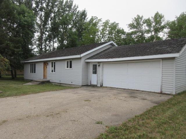 1963 single family home for sale at 1029 Elm Avenue in Hallock, MN — 3 bed, 2 bath (photo 2 of 42)