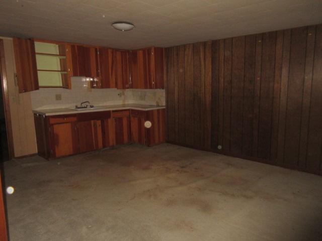1963 single family home for sale at 1029 Elm Avenue in Hallock, MN — 3 bed, 2 bath (photo 12 of 42)