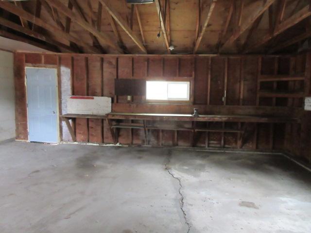 1963 single family home for sale at 1029 Elm Avenue in Hallock, MN — 3 bed, 2 bath (photo 18 of 42)