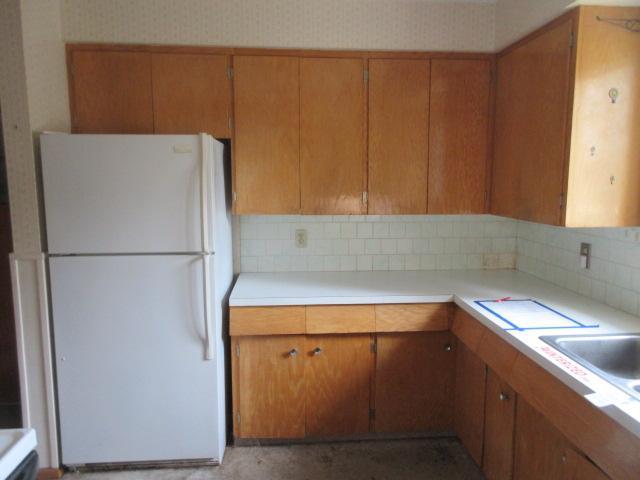 1963 single family home for sale at 1029 Elm Avenue in Hallock, MN — 3 bed, 2 bath (photo 20 of 42)