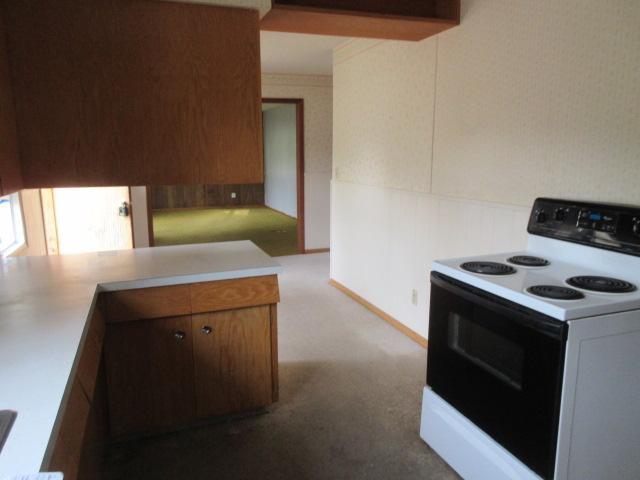 1963 single family home for sale at 1029 Elm Avenue in Hallock, MN — 3 bed, 2 bath (photo 22 of 42)
