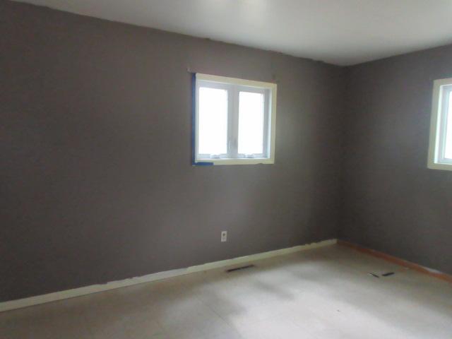 1963 single family home for sale at 1029 Elm Avenue in Hallock, MN — 3 bed, 2 bath (photo 31 of 42)