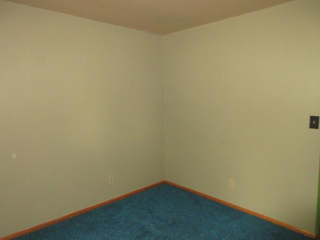 1963 single family home for sale at 1029 Elm Avenue in Hallock, MN — 3 bed, 2 bath (photo 34 of 42)