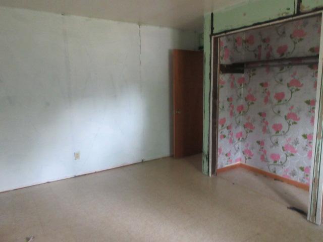 1963 single family home for sale at 1029 Elm Avenue in Hallock, MN — 3 bed, 2 bath (photo 39 of 42)