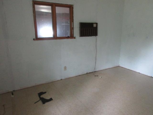 1963 single family home for sale at 1029 Elm Avenue in Hallock, MN — 3 bed, 2 bath (photo 40 of 42)