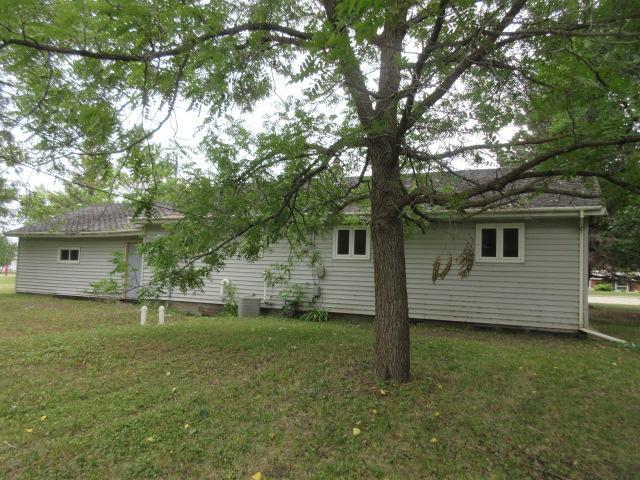 1963 single family home for sale at 1029 Elm Avenue in Hallock, MN — 3 bed, 2 bath (photo 7 of 42)
